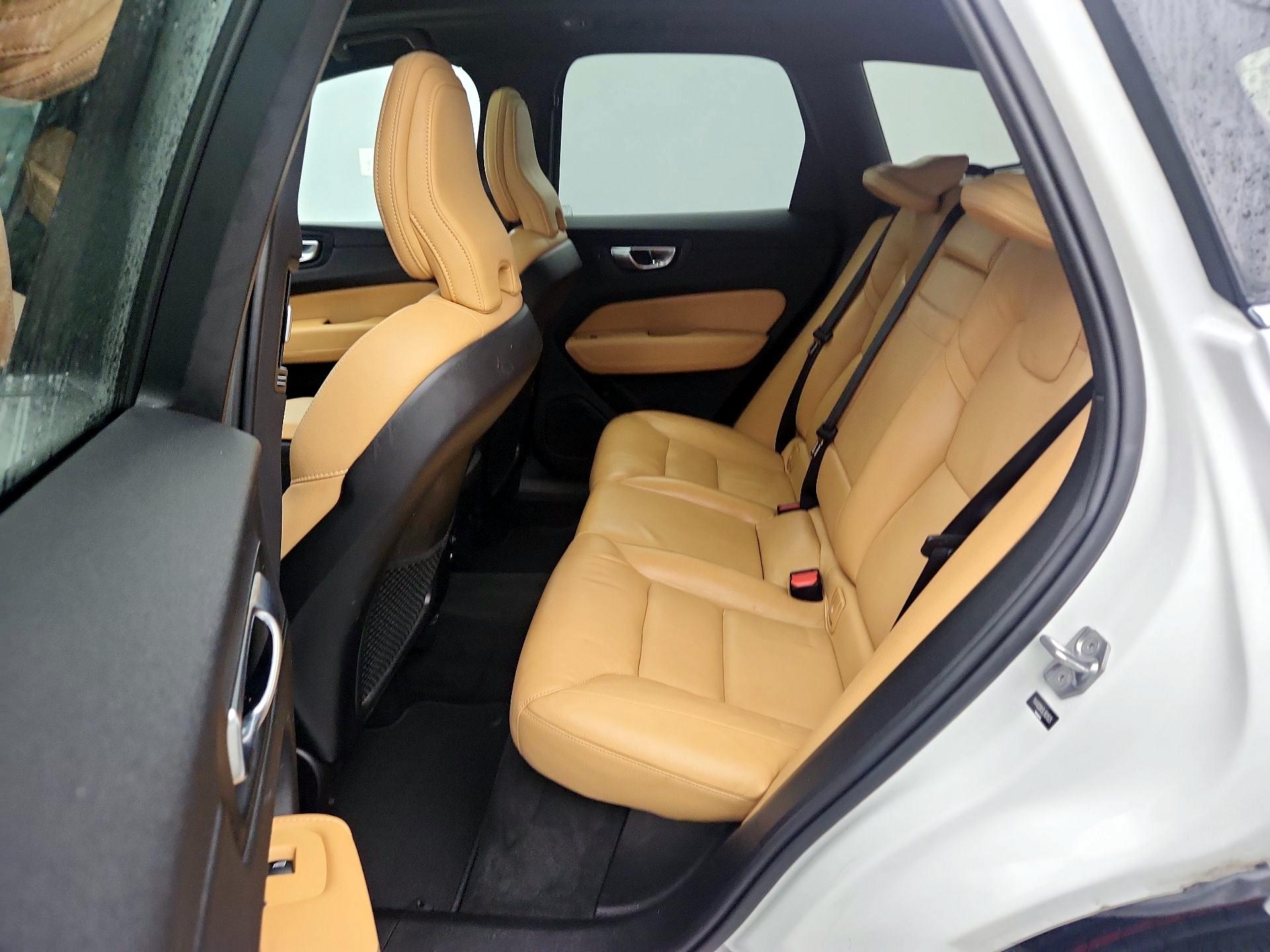 Thumbnail: 2020 Volvo XC60 - 20