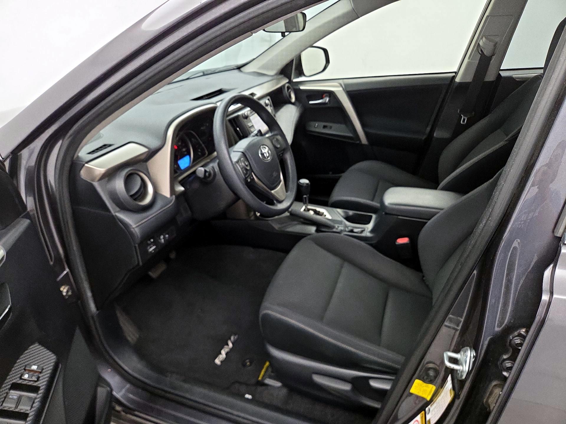 Thumbnail: 2015 Toyota RAV4 - 11