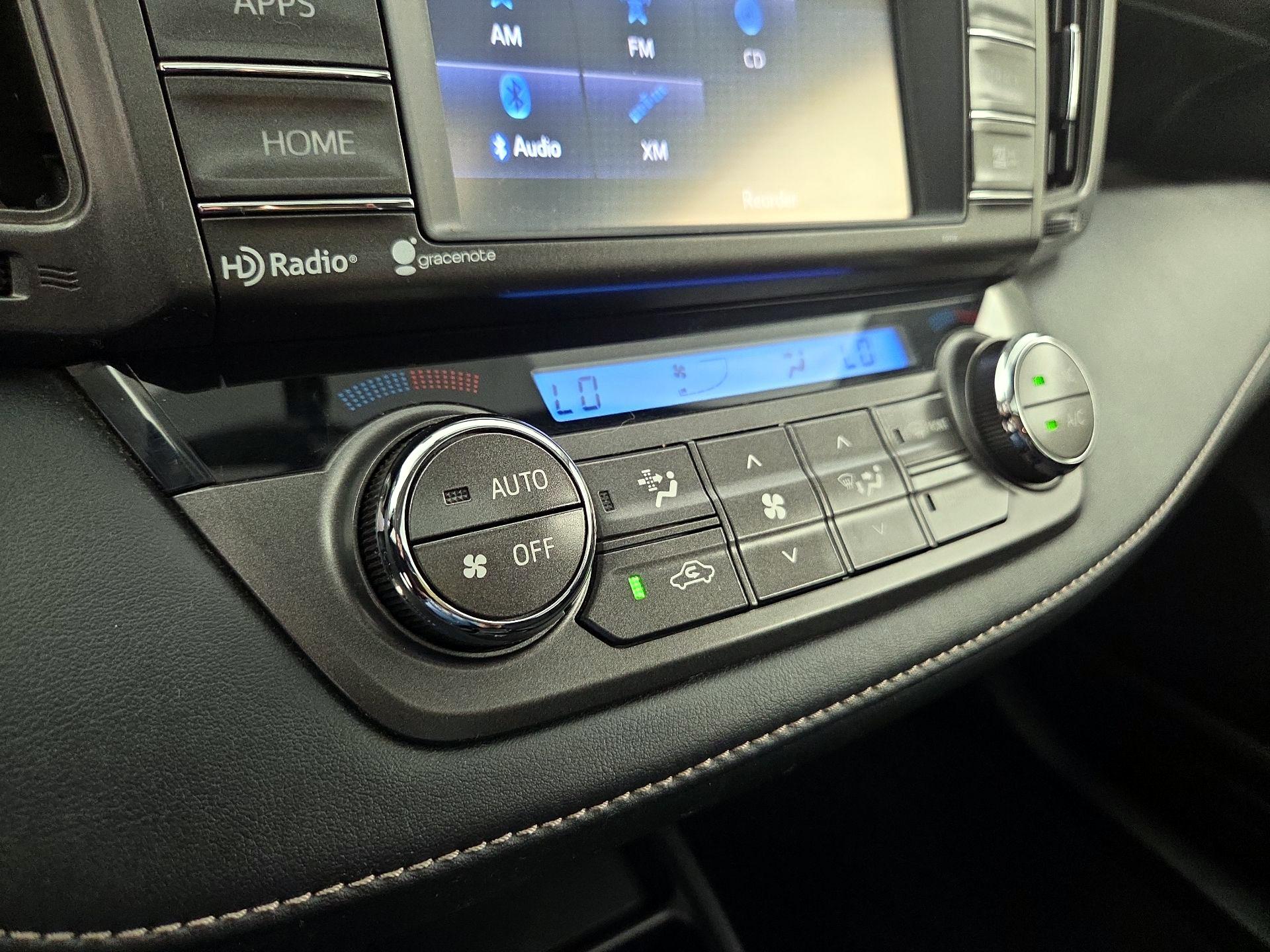 Thumbnail: 2015 Toyota RAV4 - 16