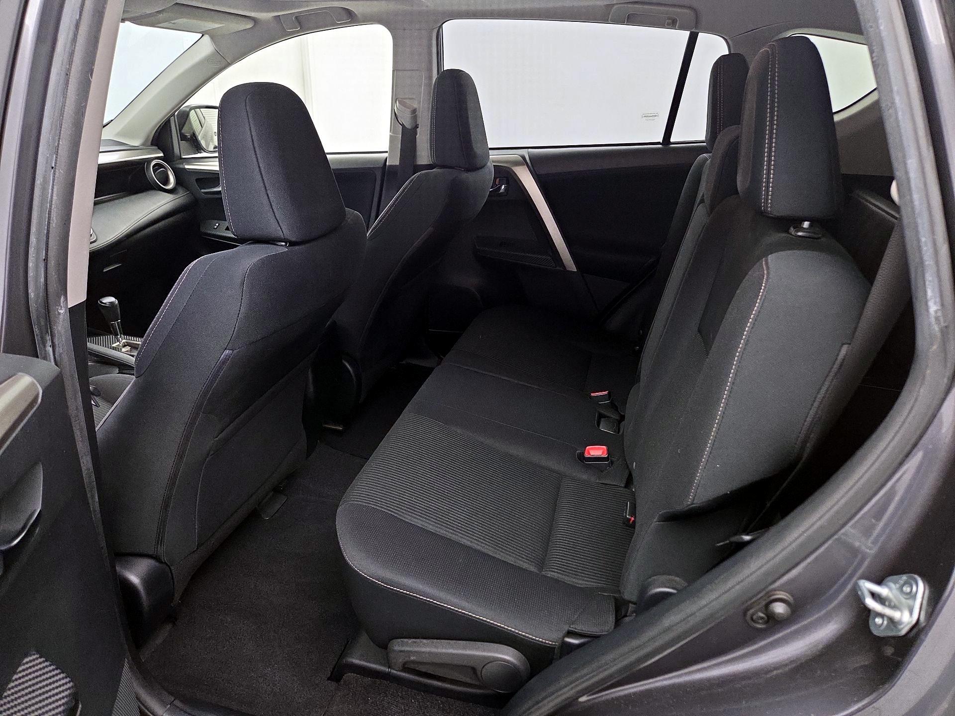 Thumbnail: 2015 Toyota RAV4 - 20