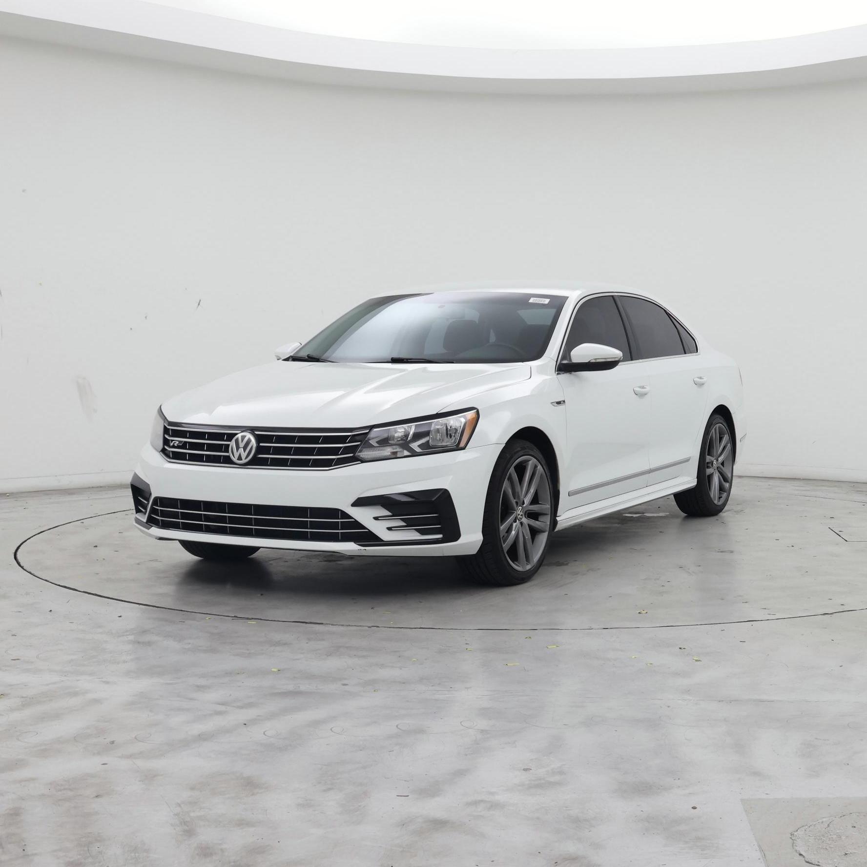 Thumbnail: 2017 Volkswagen Passat - 4