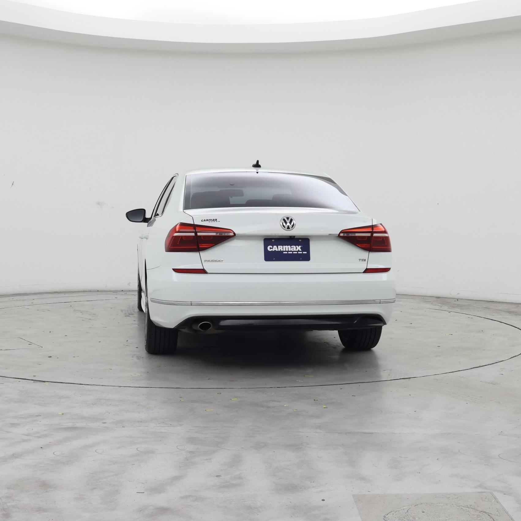 Thumbnail: 2017 Volkswagen Passat - 6