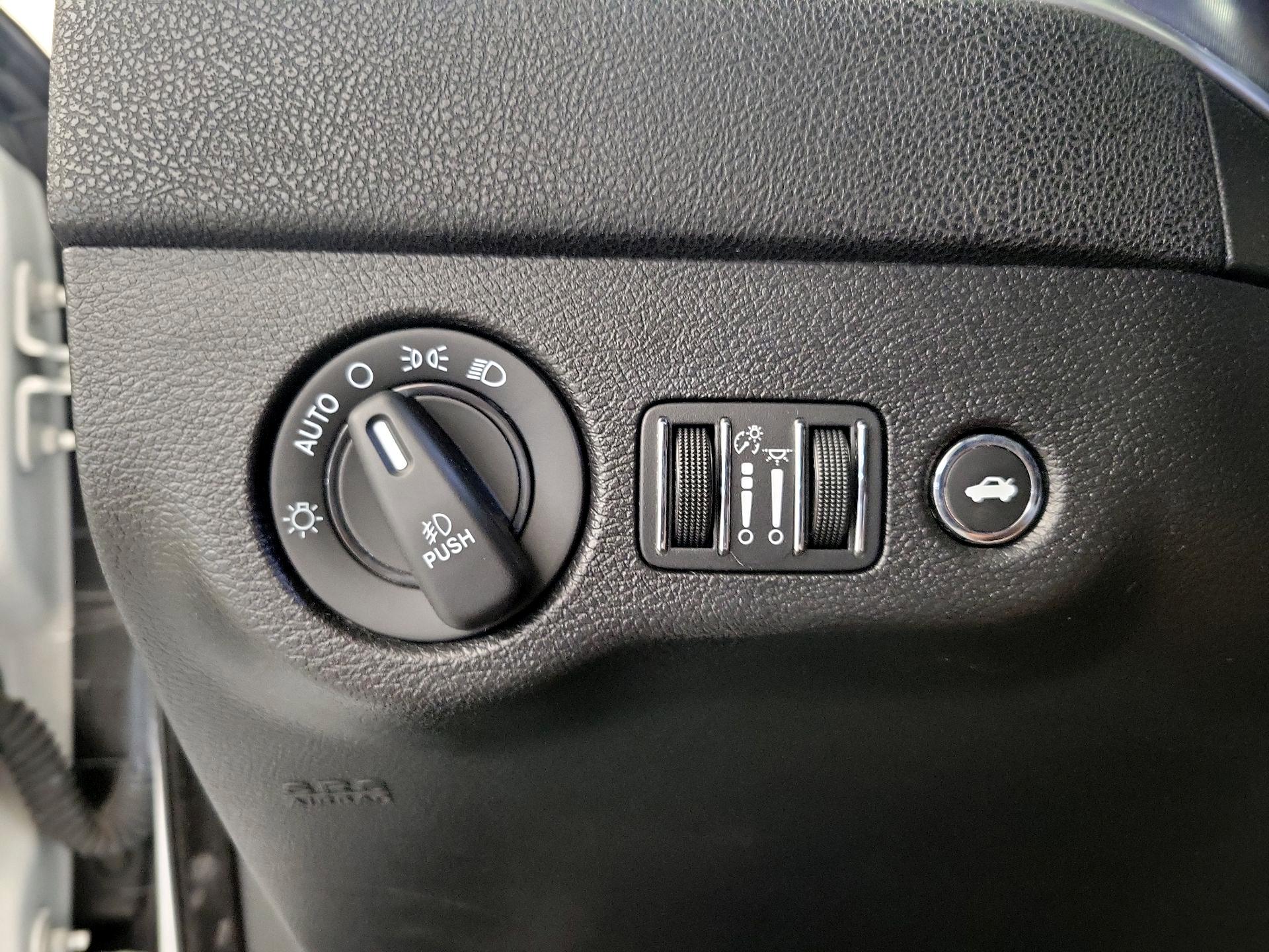 Thumbnail: 2019 Dodge Charger - 13
