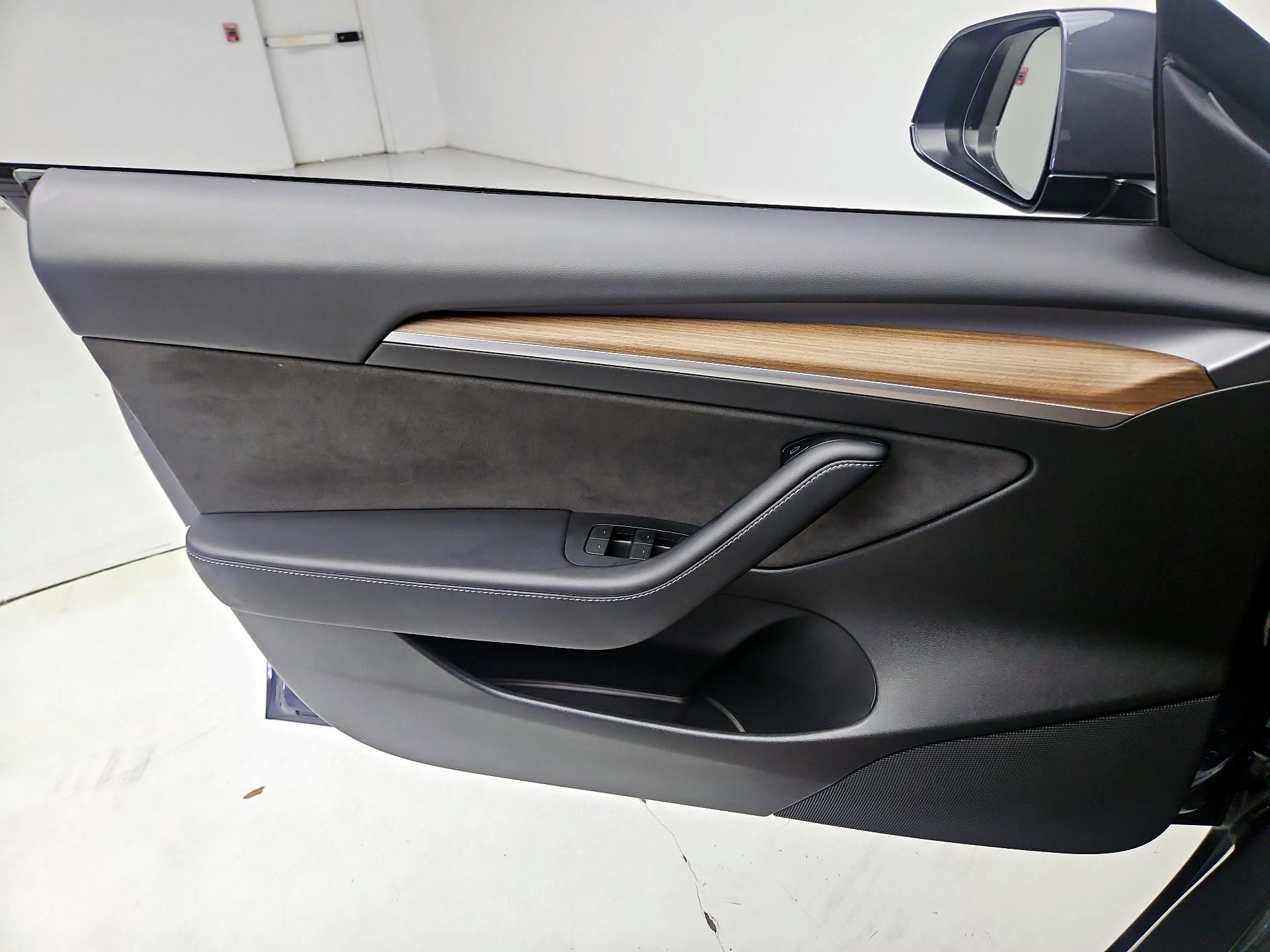 Thumbnail: 2022 Tesla Model 3 - 12