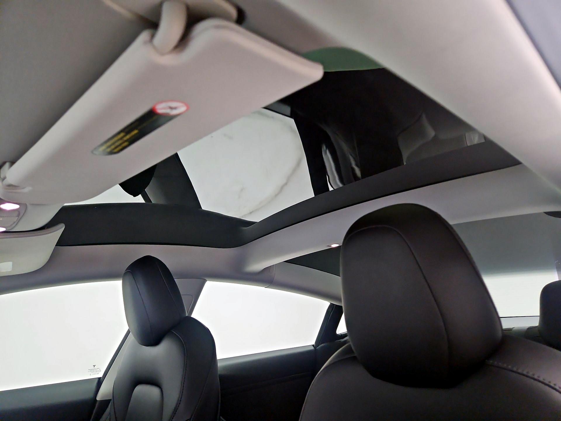 Thumbnail: 2022 Tesla Model 3 - 18