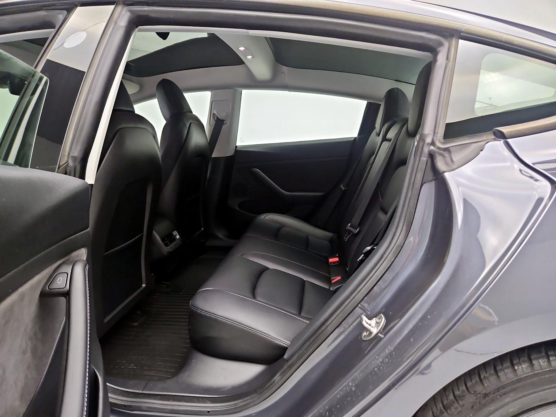 Thumbnail: 2022 Tesla Model 3 - 19