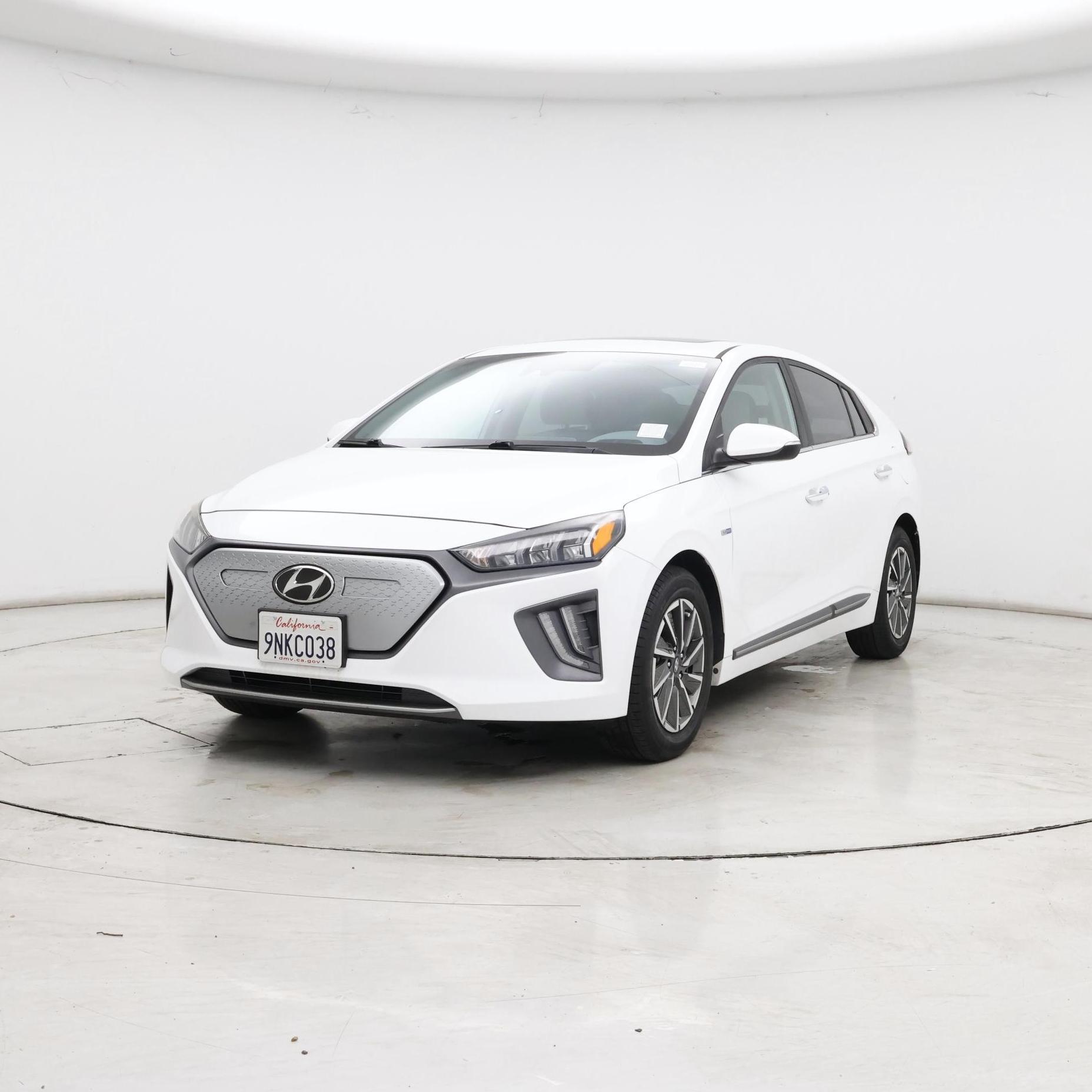 Thumbnail: 2020 Hyundai Ioniq - 4