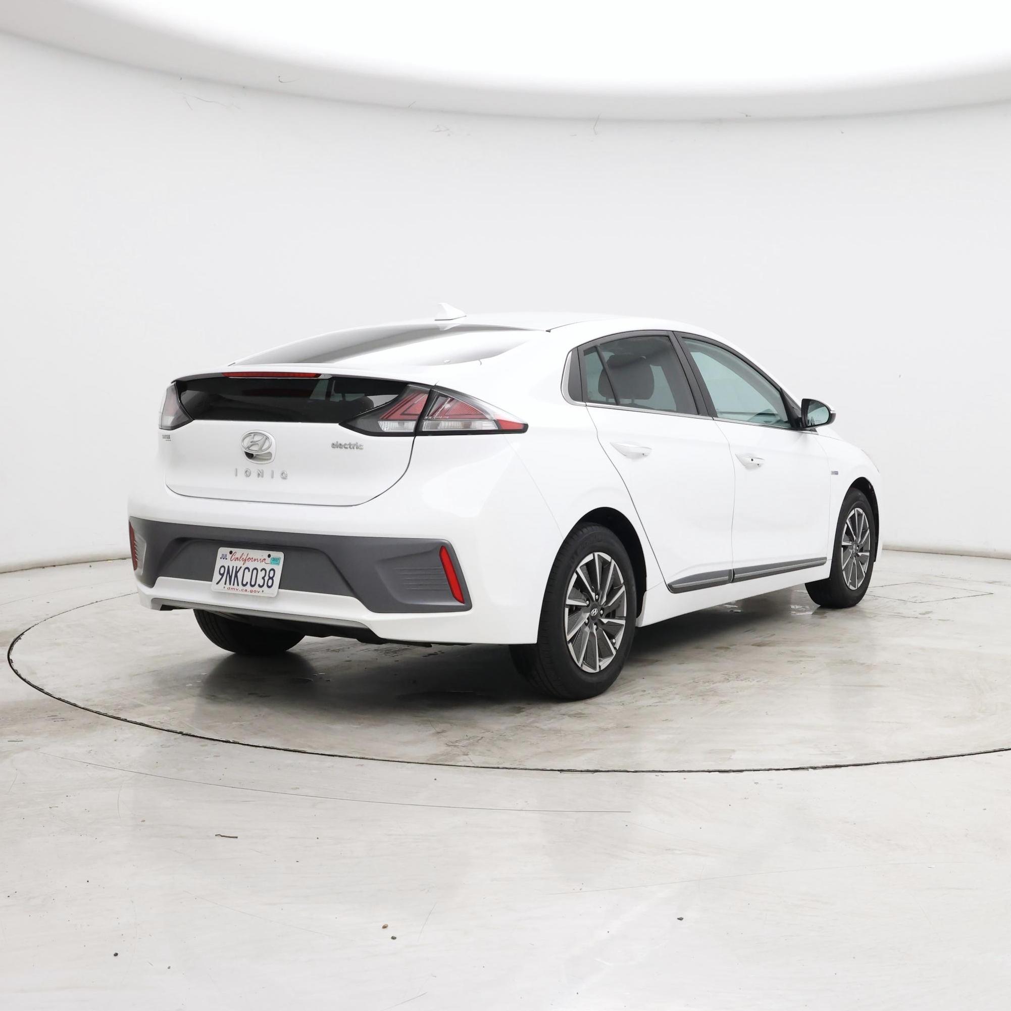 Thumbnail: 2020 Hyundai Ioniq - 8