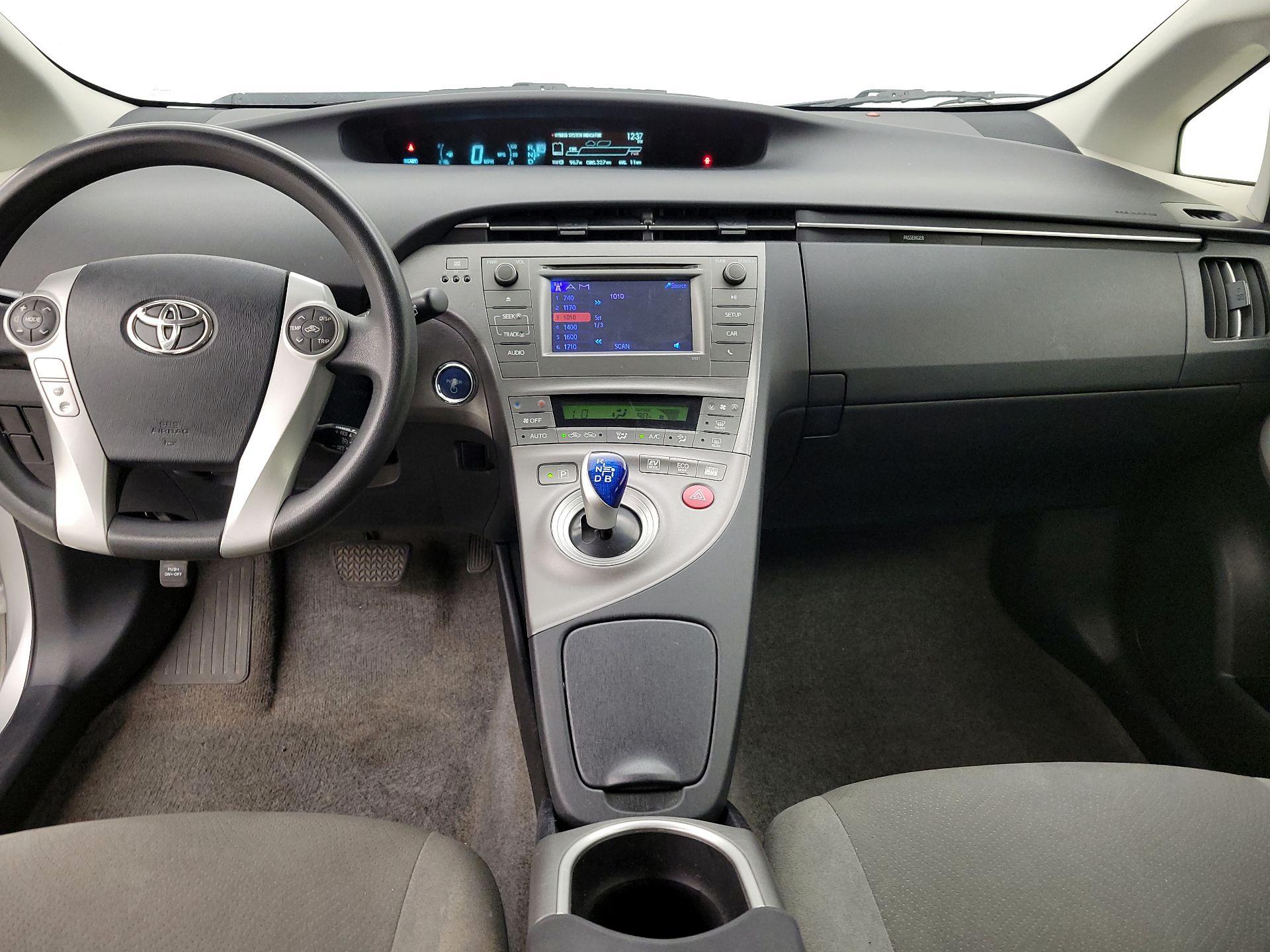 Thumbnail: 2014 Toyota Prius - 9