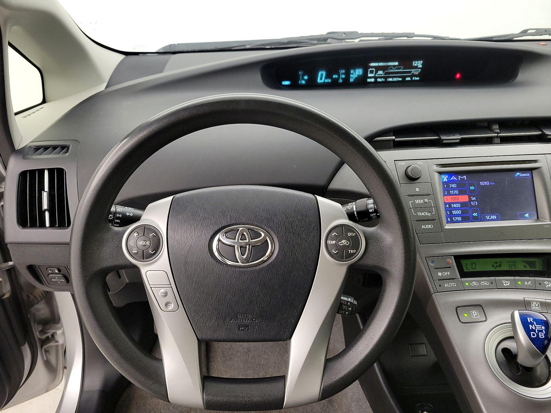 Thumbnail: 2014 Toyota Prius - 10