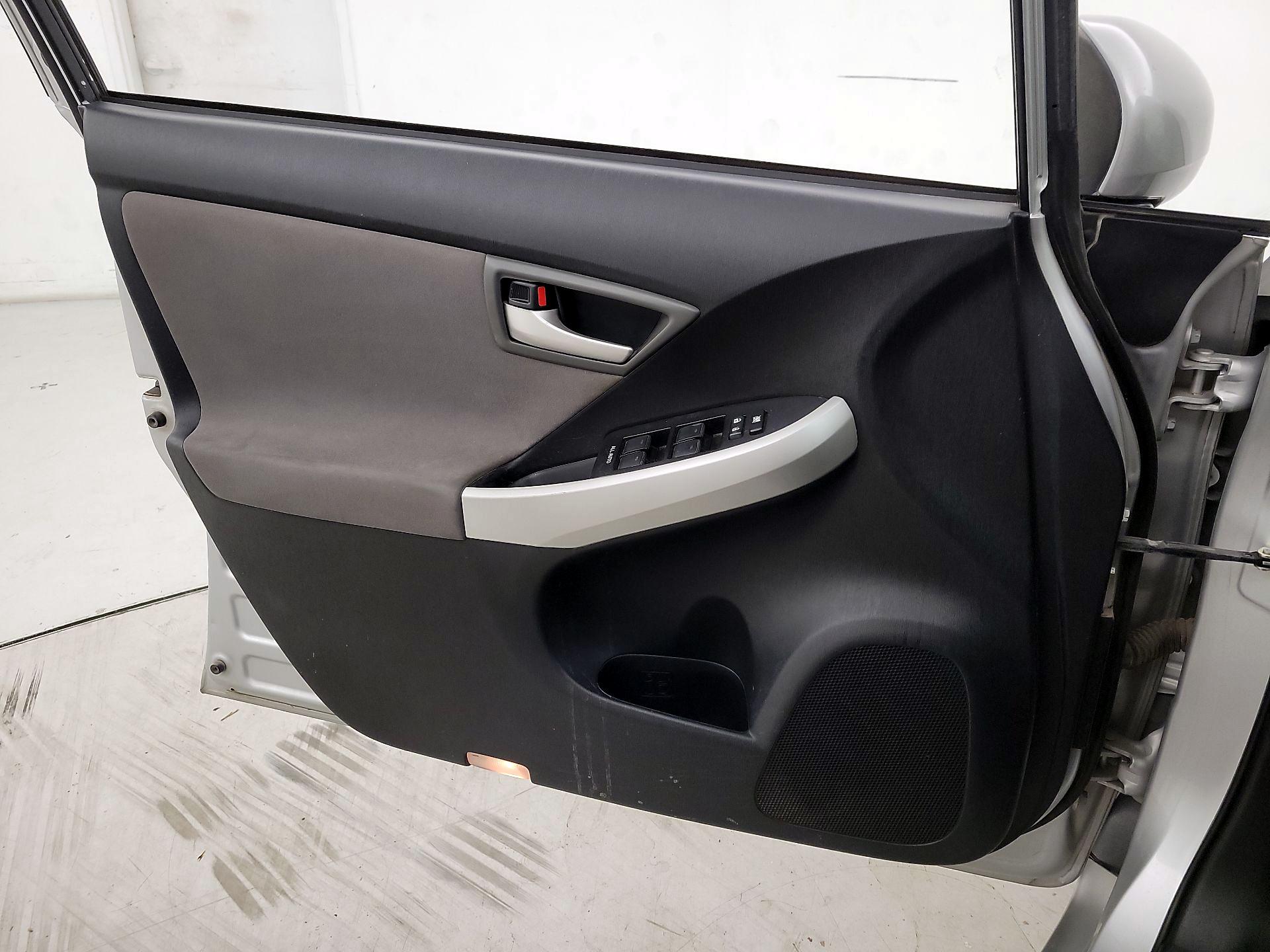 Thumbnail: 2014 Toyota Prius - 12