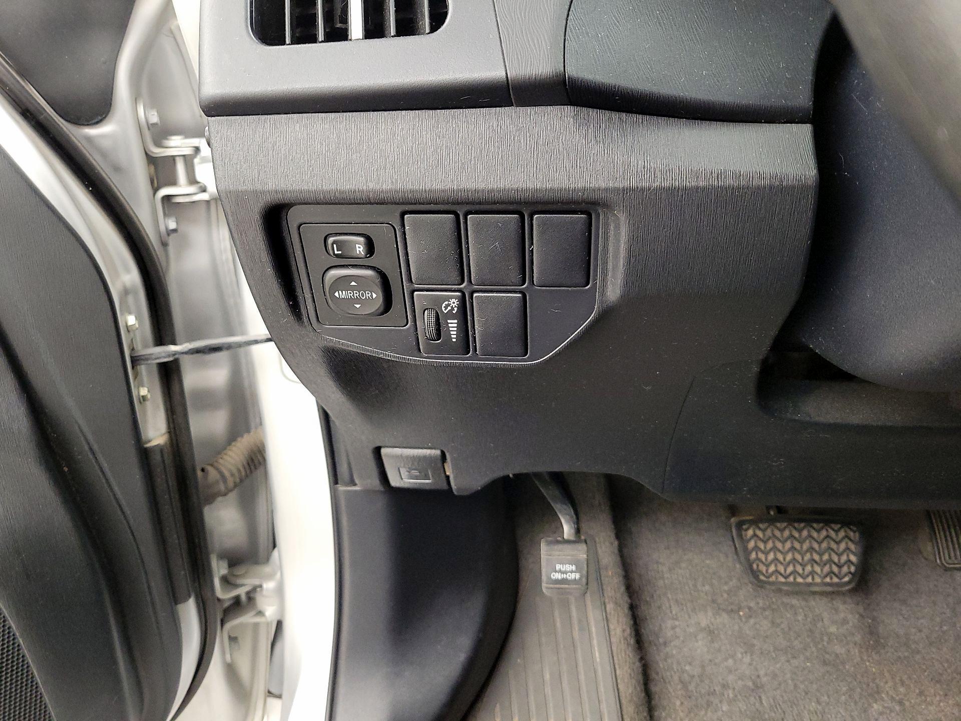 Thumbnail: 2014 Toyota Prius - 13