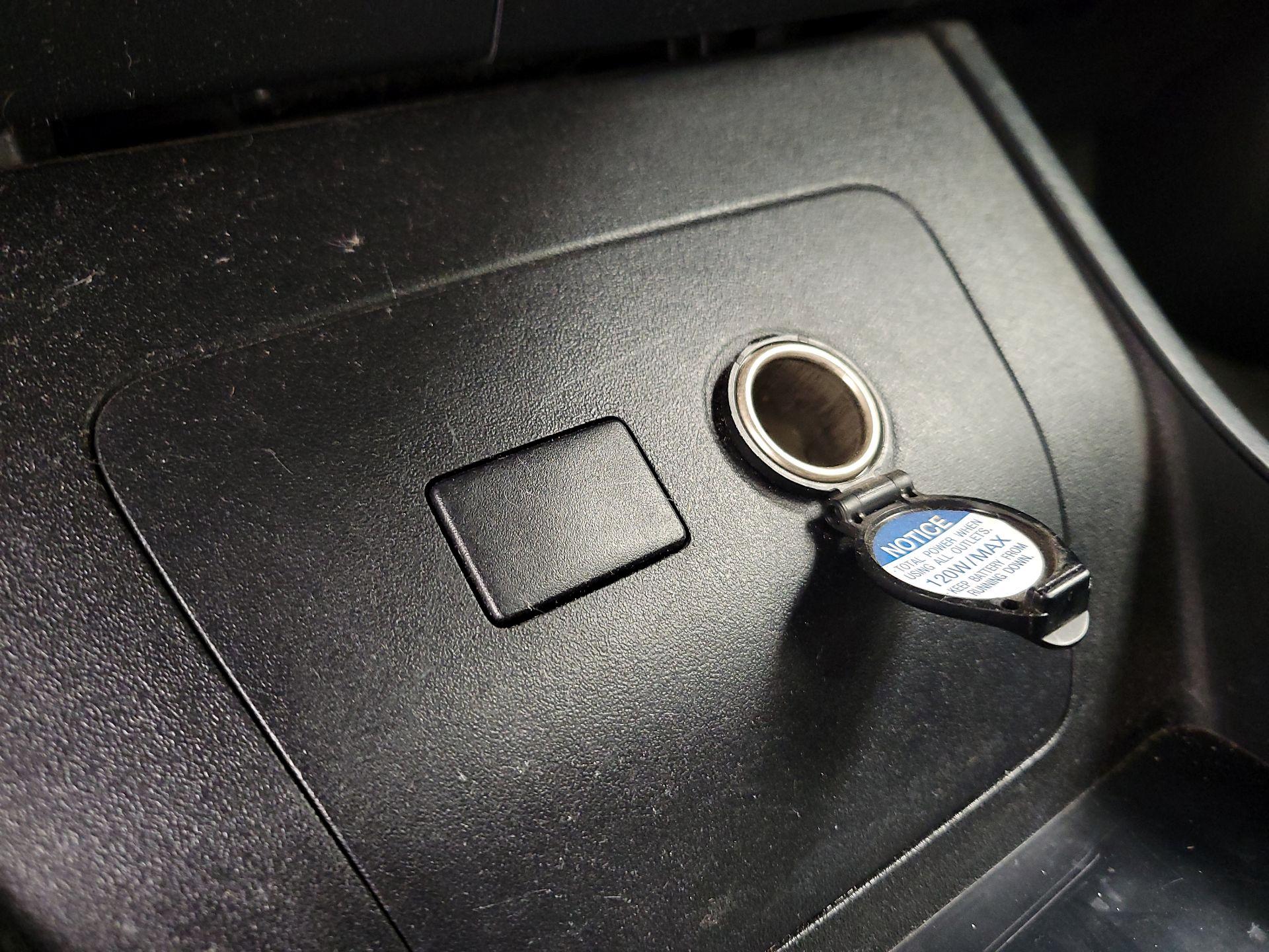 Thumbnail: 2014 Toyota Prius - 17