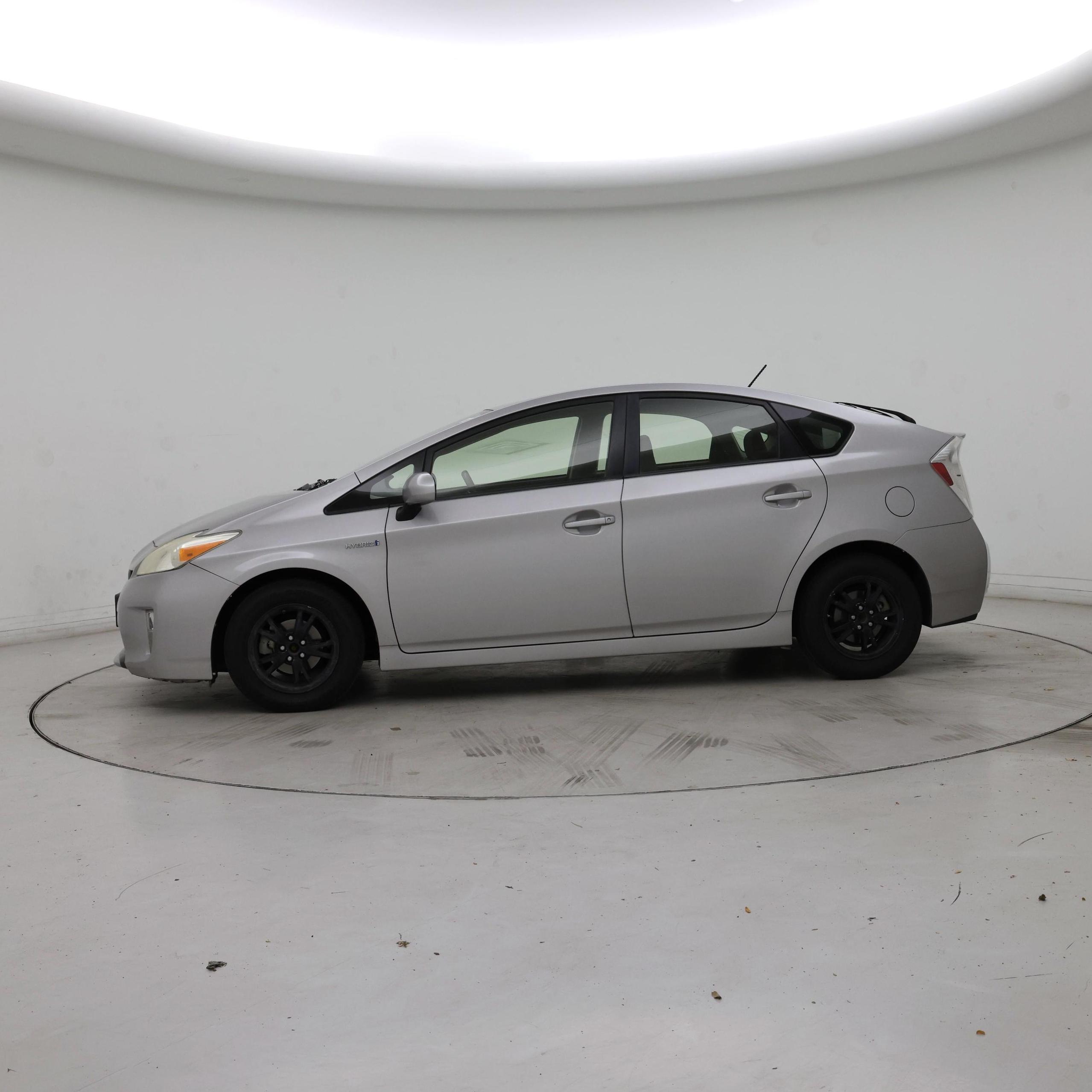 Thumbnail: 2014 Toyota Prius - 3