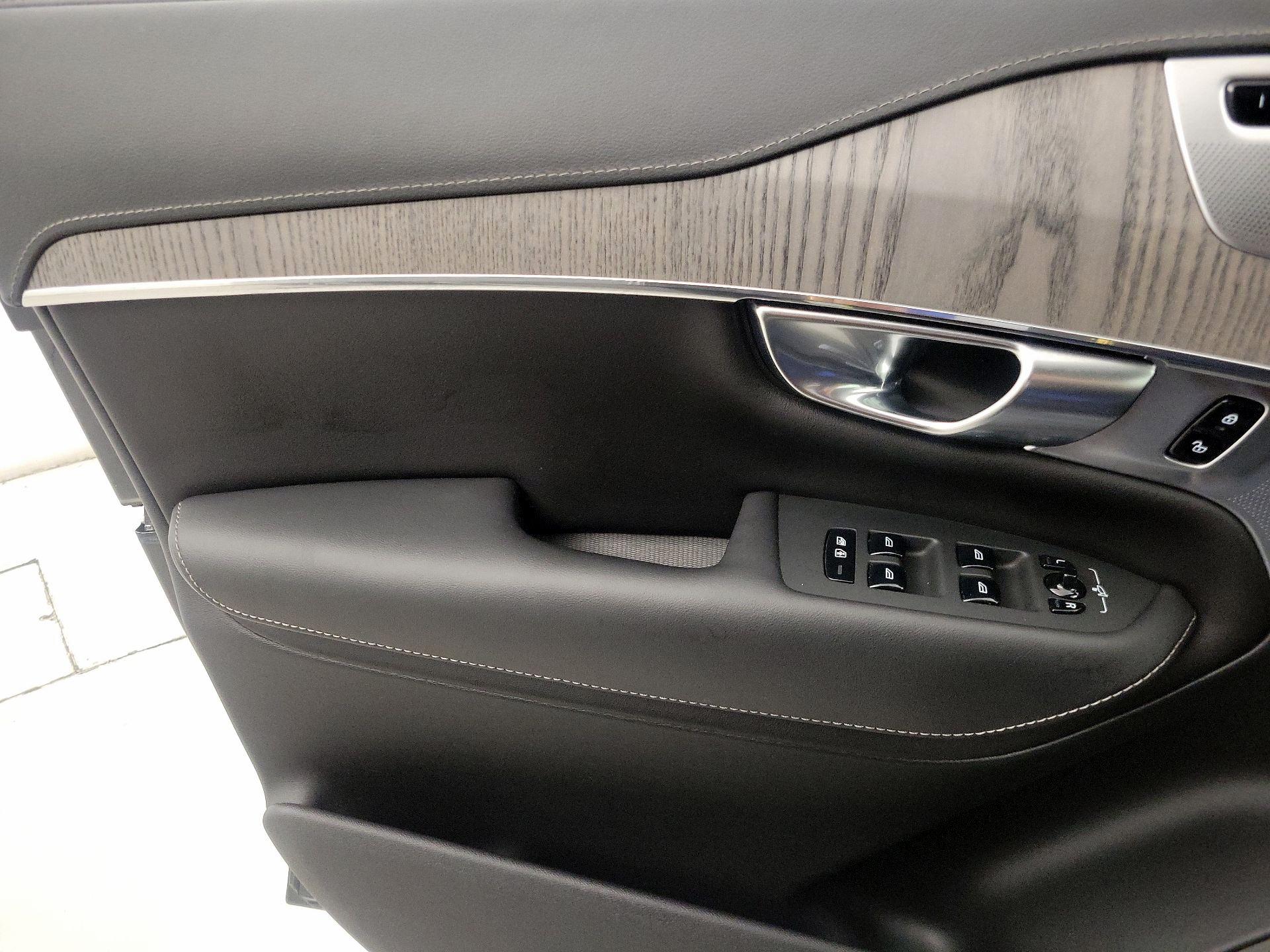 Thumbnail: 2021 Volvo XC90 - 12