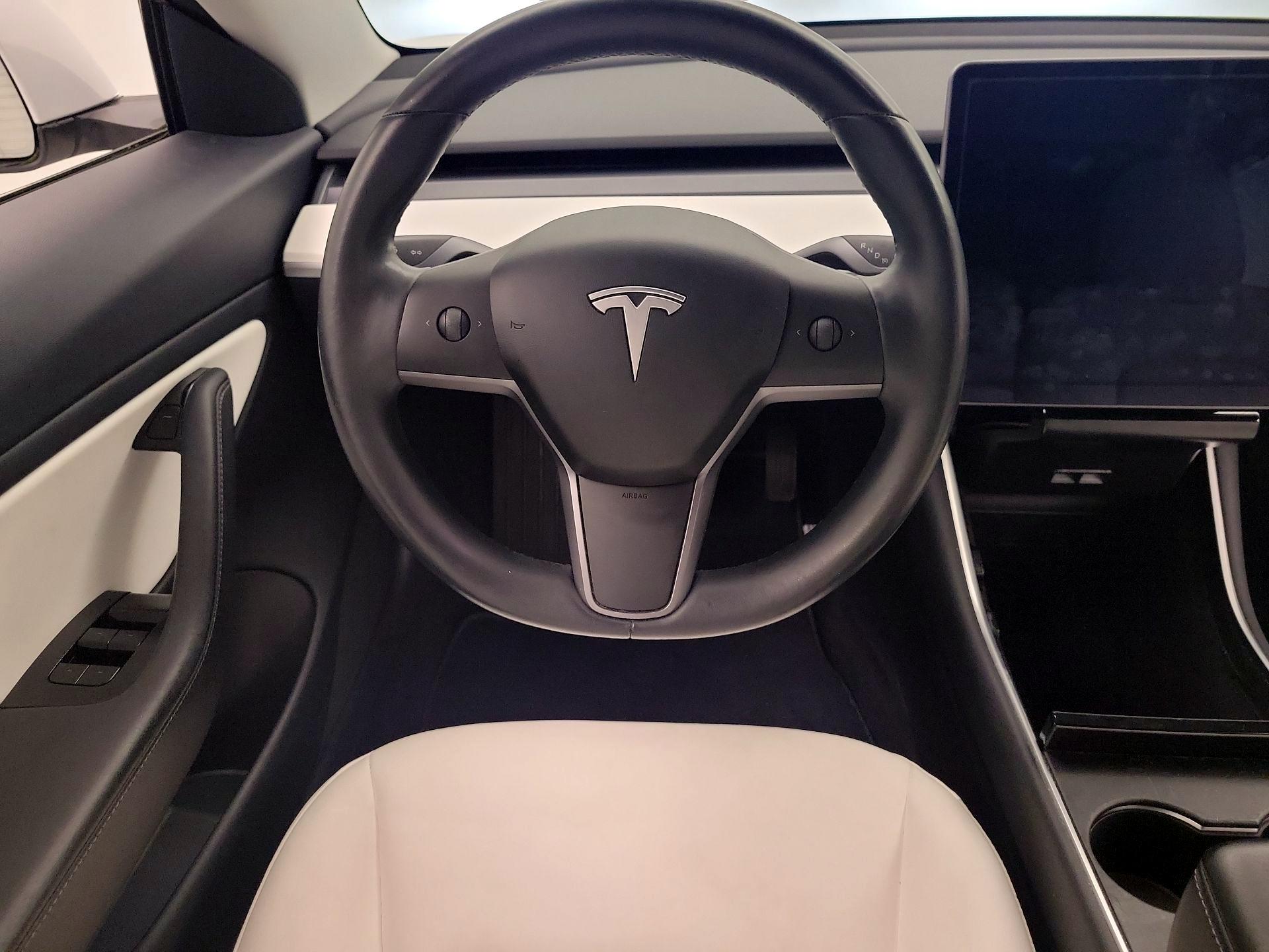 Thumbnail: 2019 Tesla Model 3 - 10