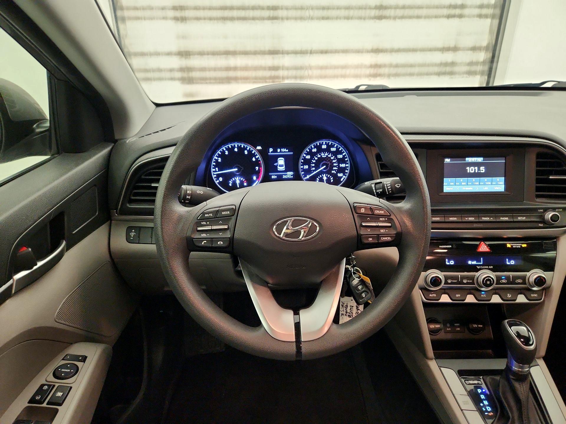 Thumbnail: 2020 Hyundai Elantra - 10