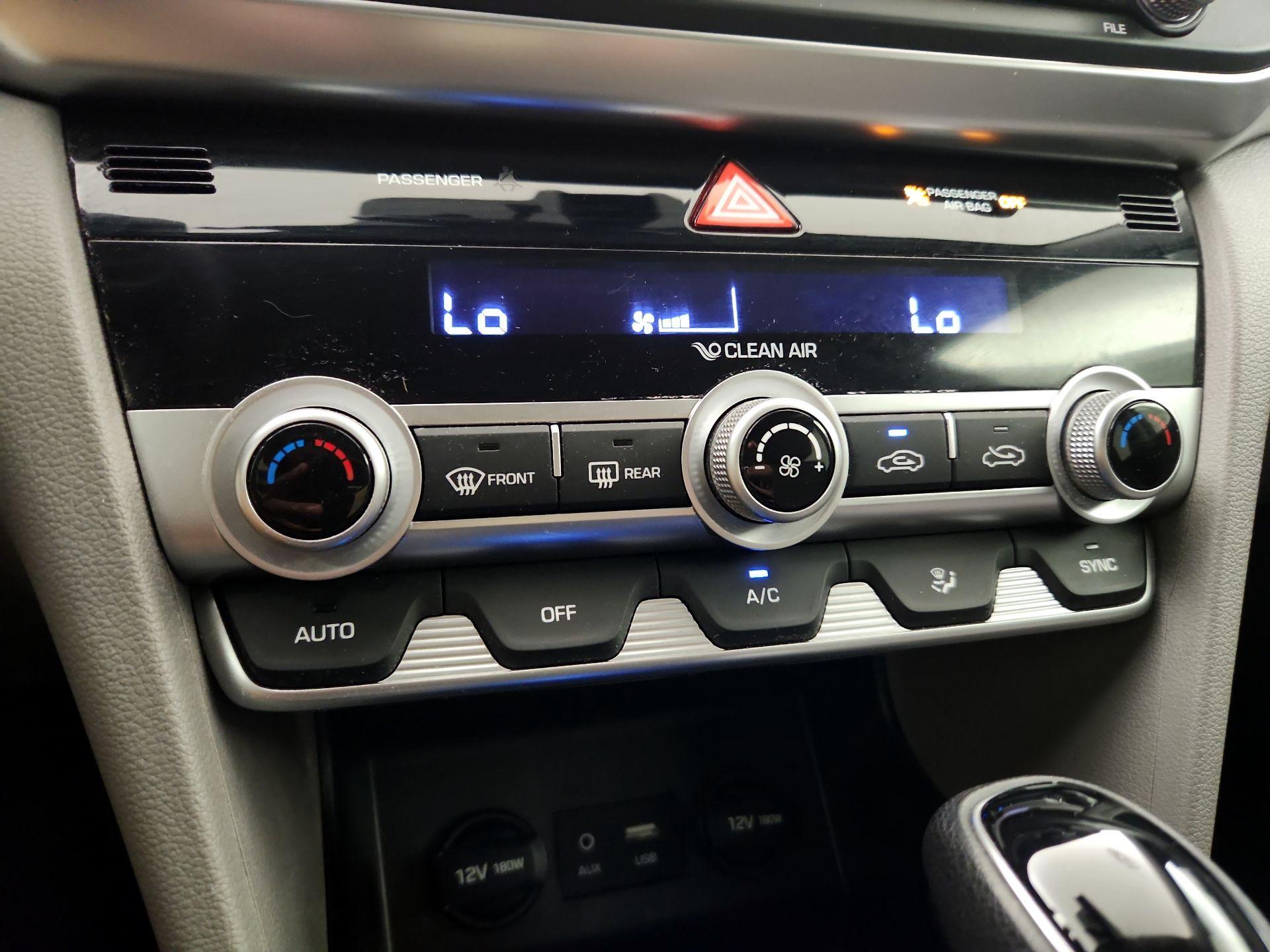 Thumbnail: 2020 Hyundai Elantra - 16