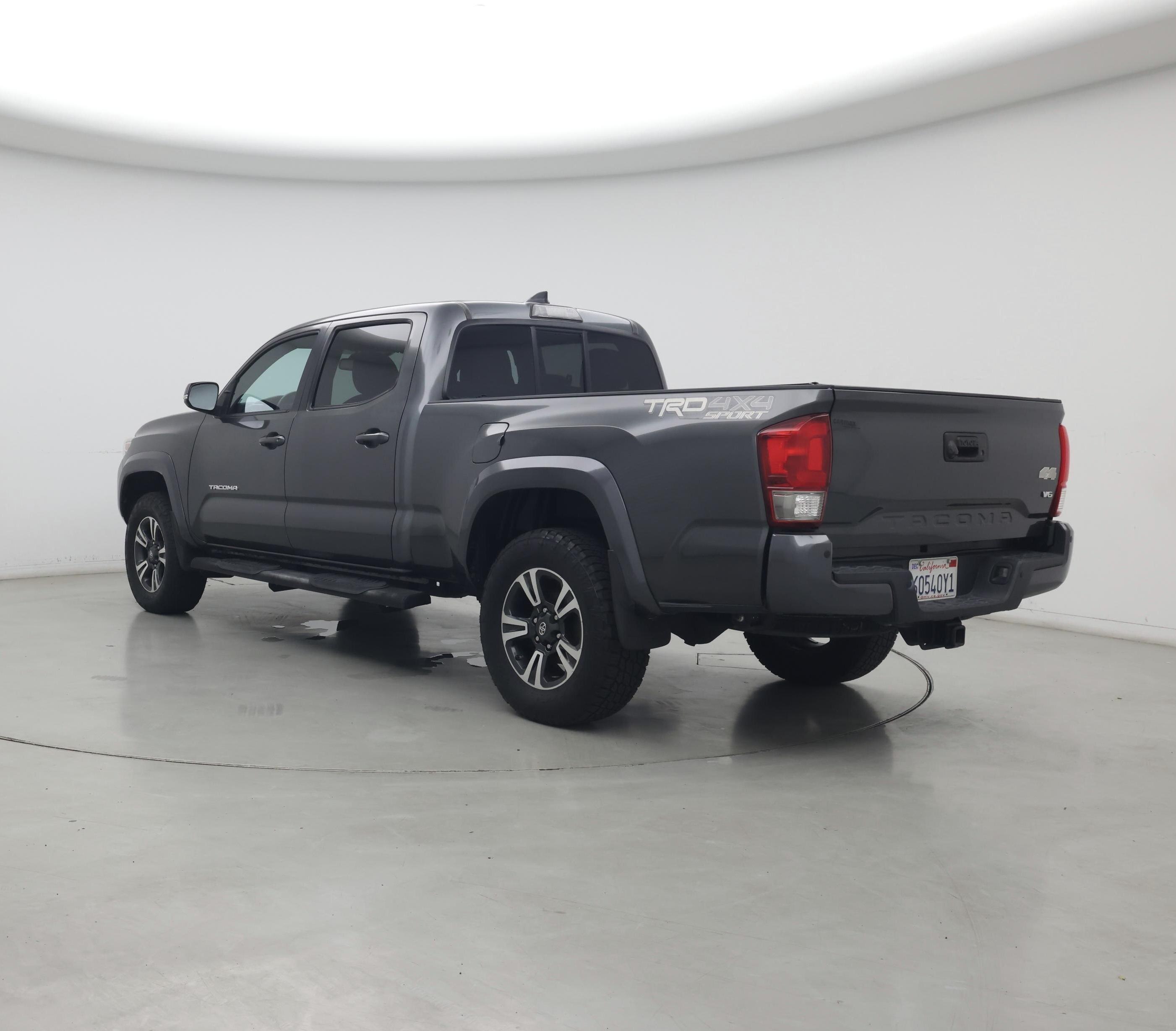 Thumbnail: 2016 Toyota Tacoma - 2
