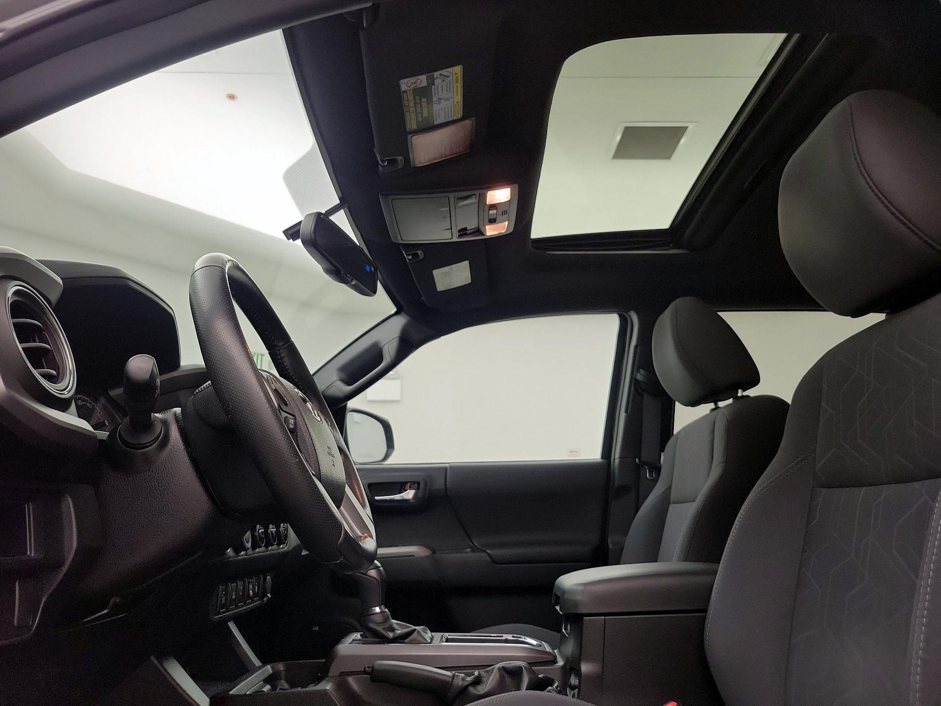 Thumbnail: 2016 Toyota Tacoma - 20
