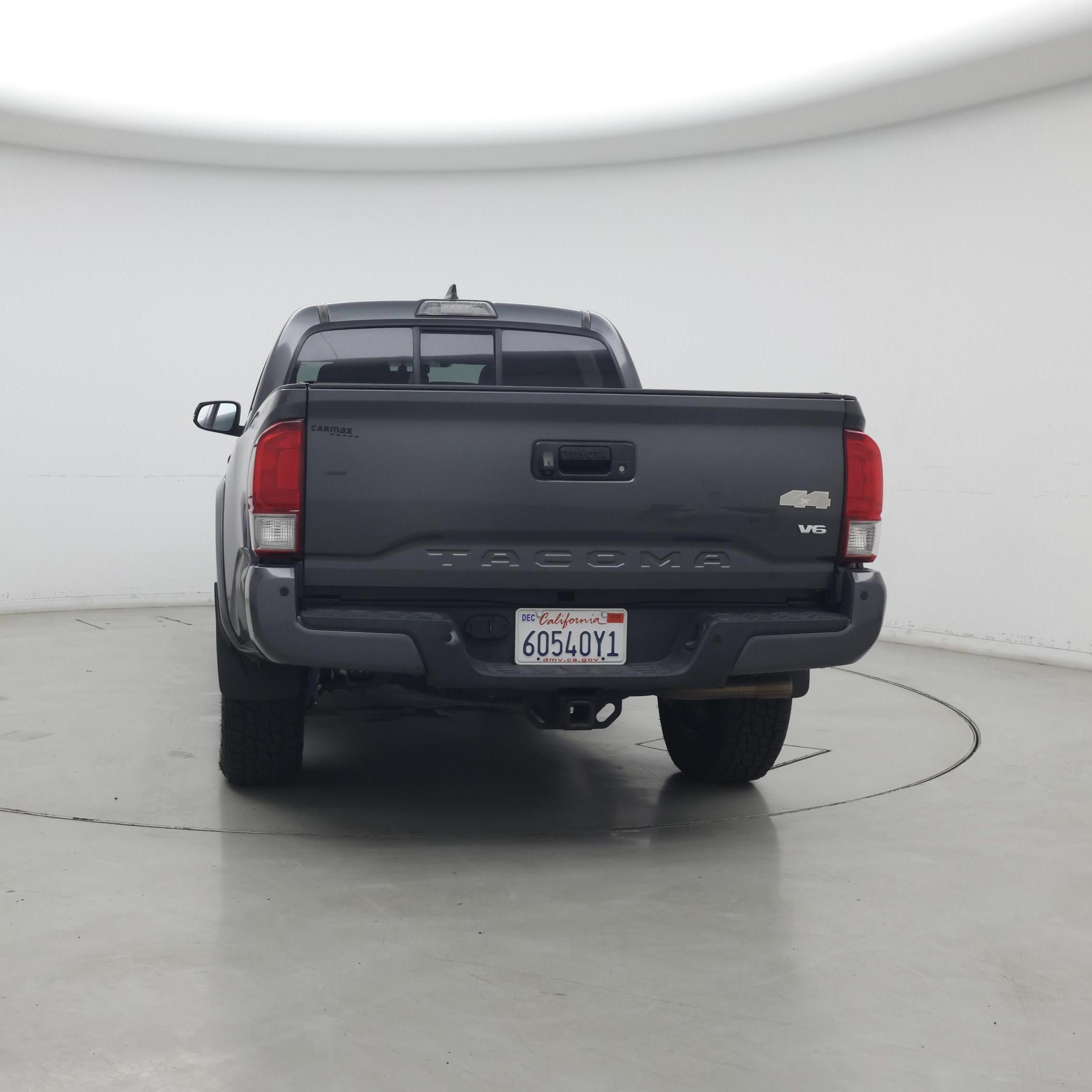 Thumbnail: 2016 Toyota Tacoma - 6