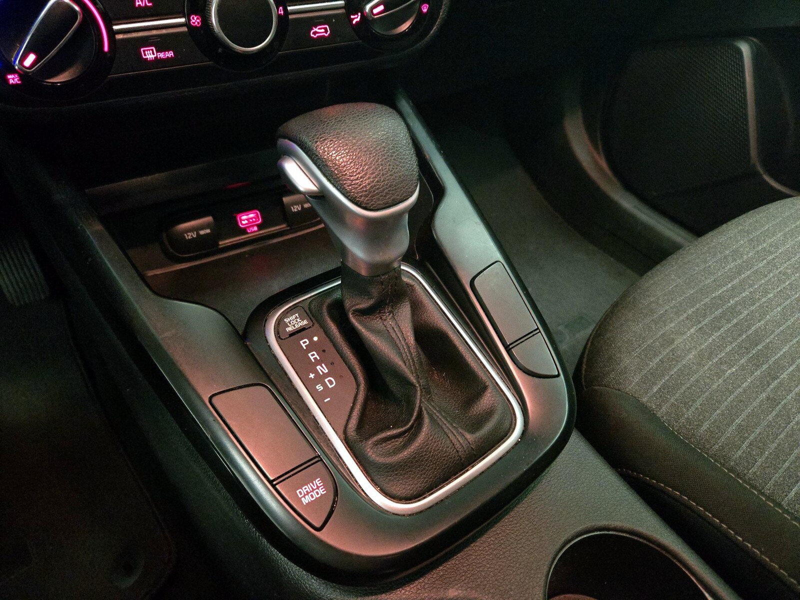 2021 Kia Soul S - Photo 18