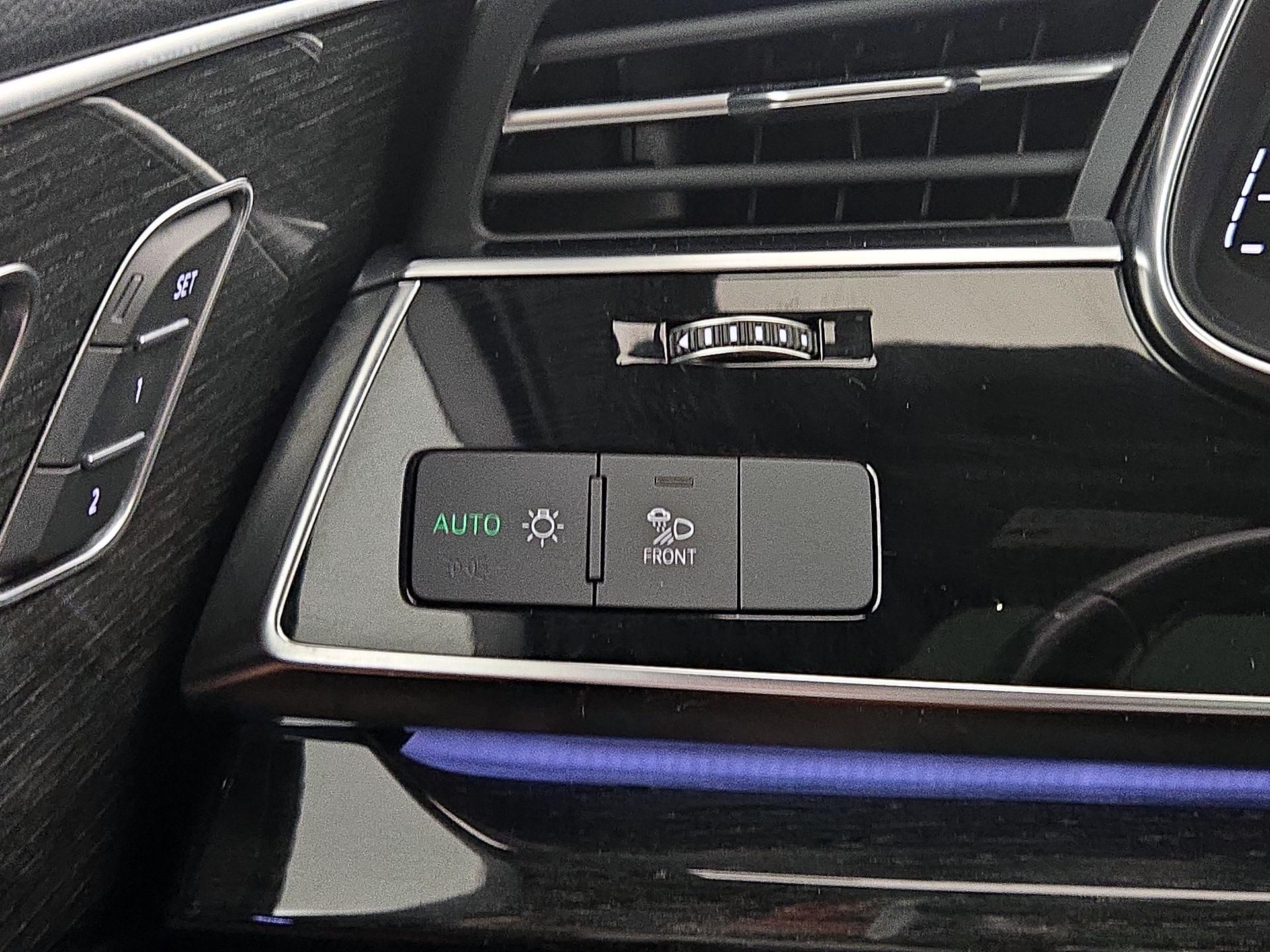 Thumbnail: 2021 Audi Q7 - 13