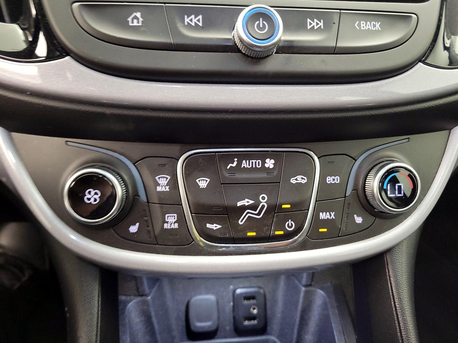 Thumbnail: 2018 Chevrolet Volt - 16