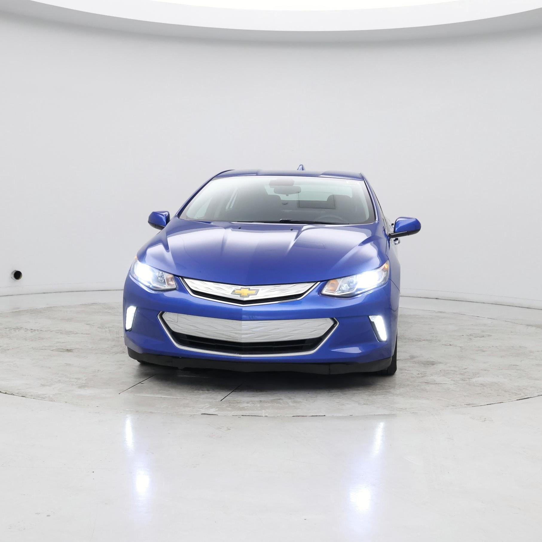 Thumbnail: 2018 Chevrolet Volt - 4