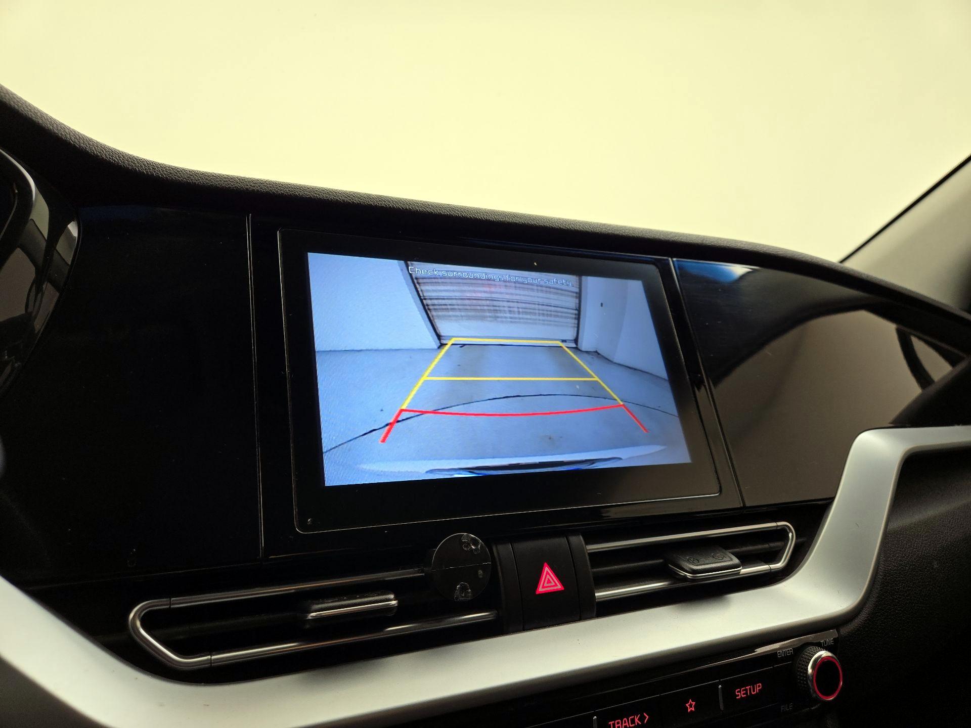Thumbnail: 2020 Kia Niro - 14