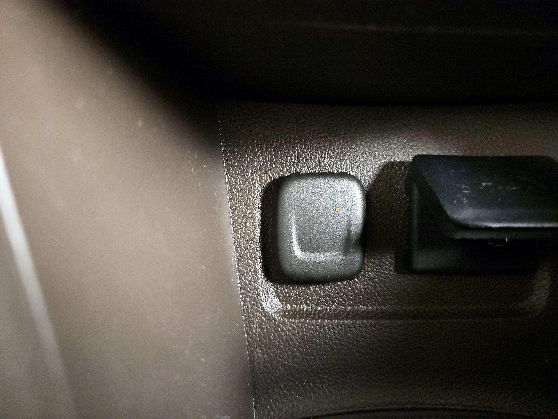 Thumbnail: 2015 Buick Encore - 19