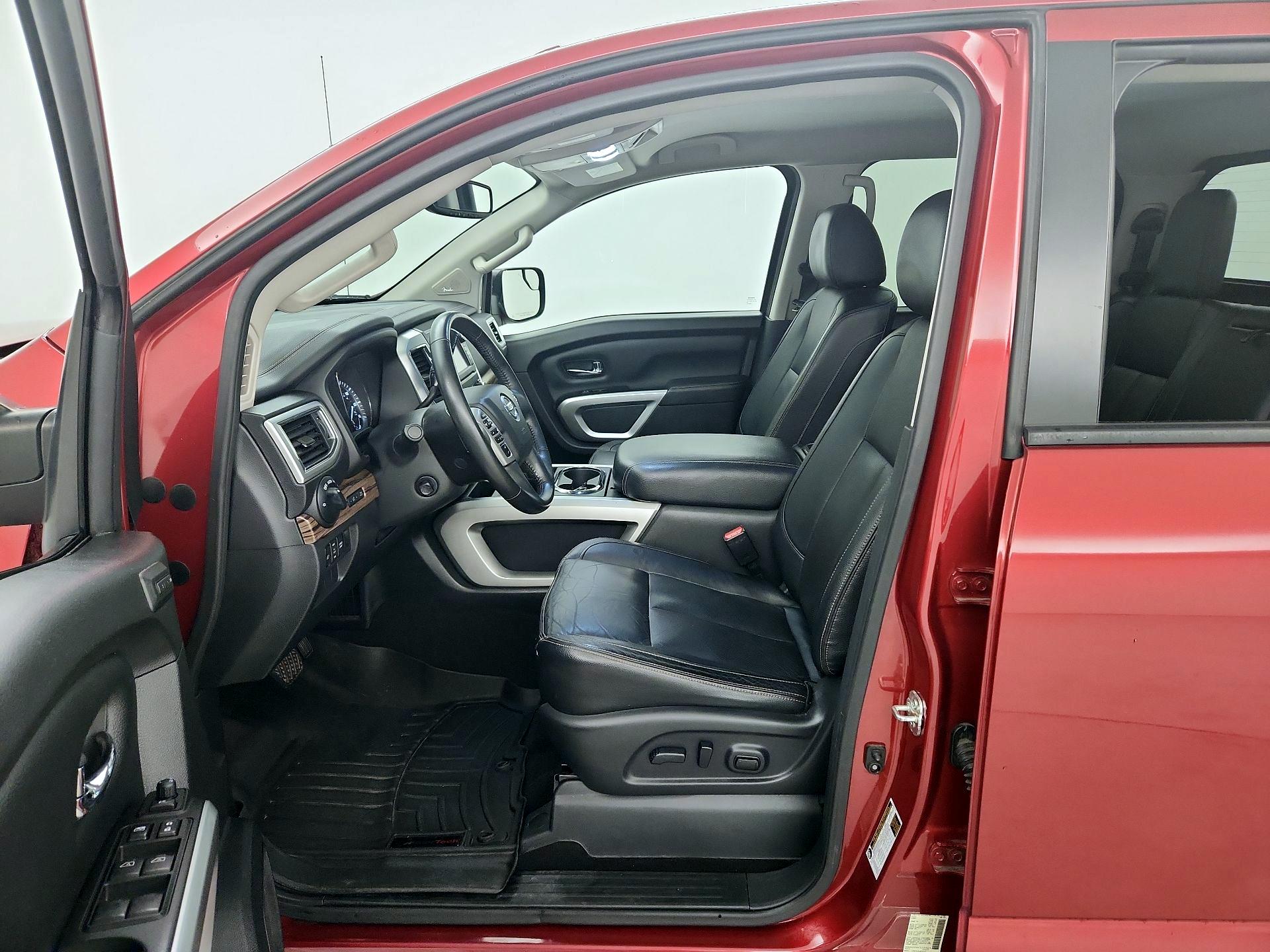 Thumbnail: 2019 Nissan Titan - 11