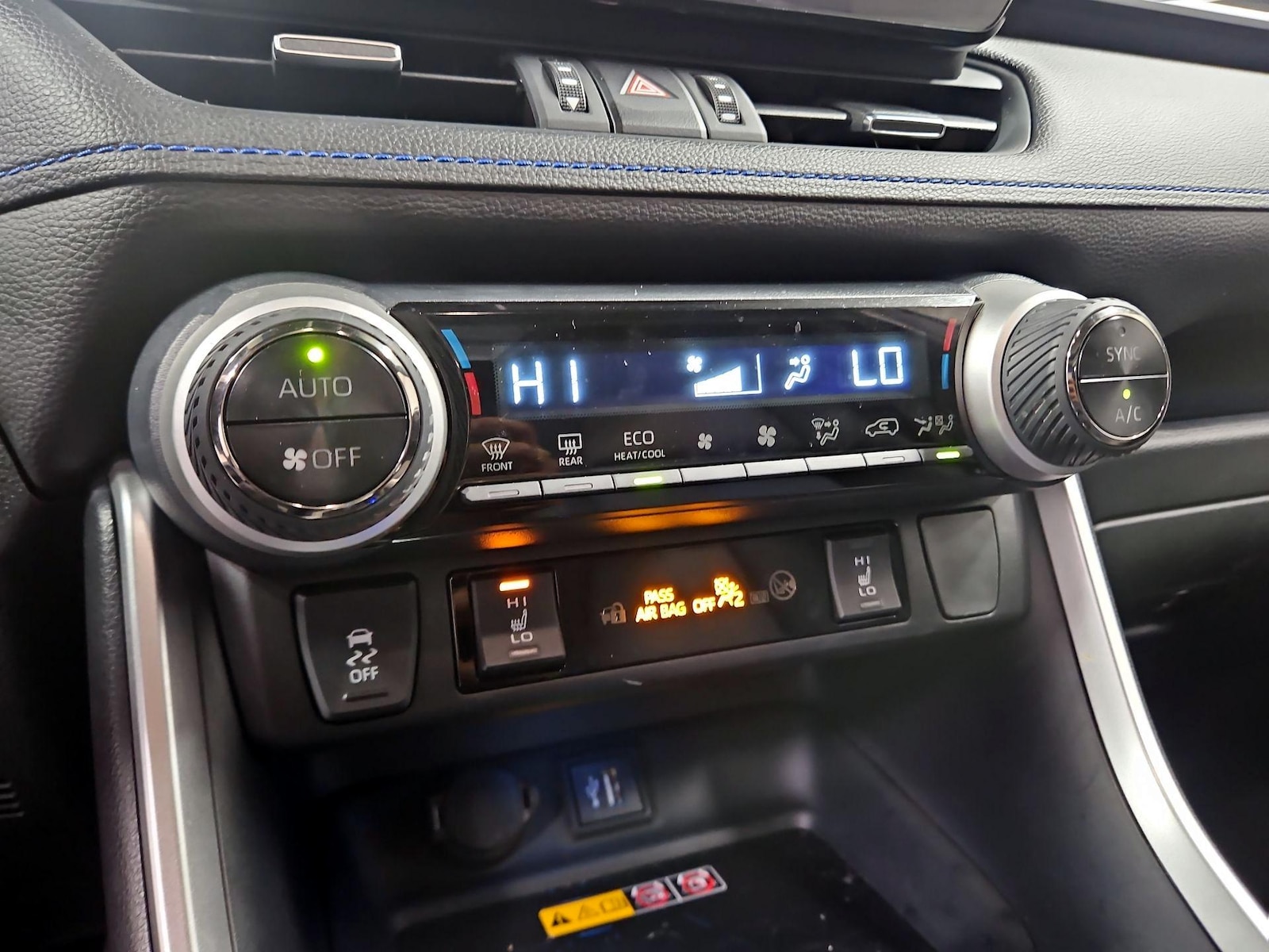 2023 Toyota RAV4 XSE - Photo 18