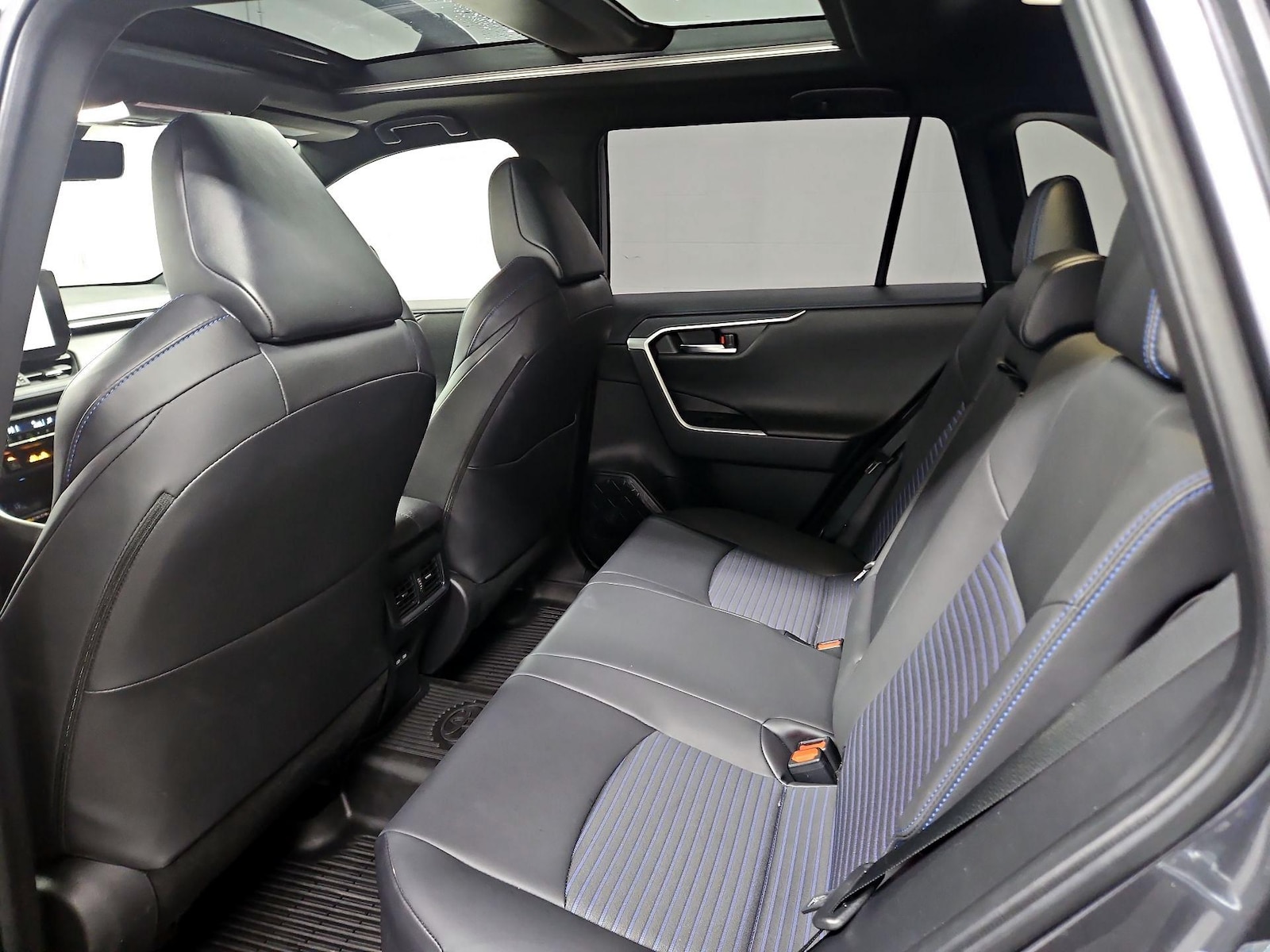 2023 Toyota RAV4 XSE - Photo 22