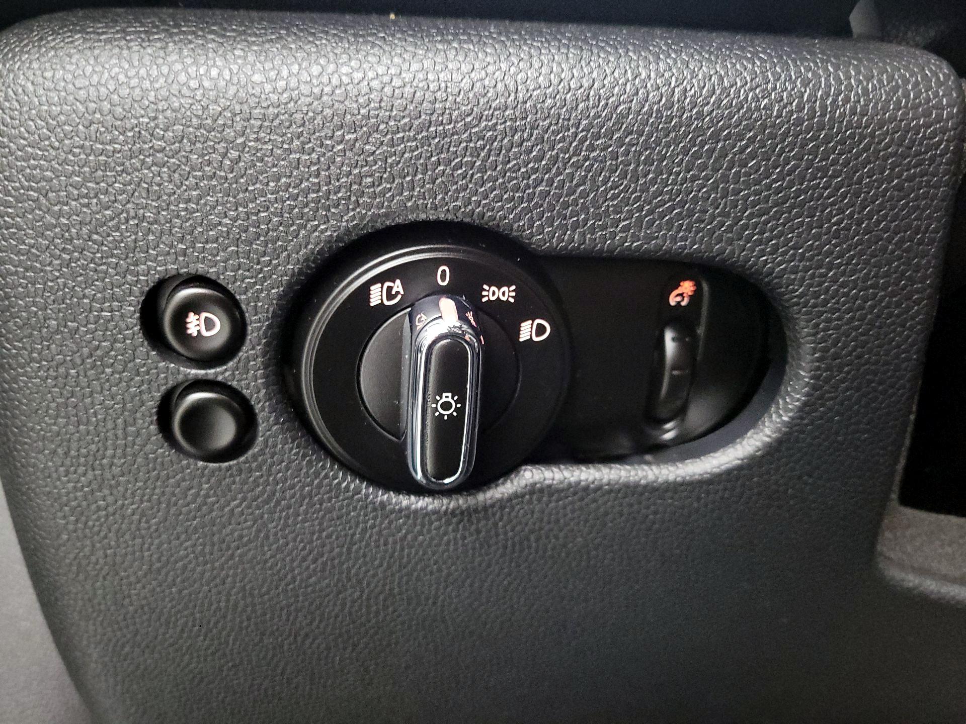 Thumbnail: 2016 MINI Cooper - 13