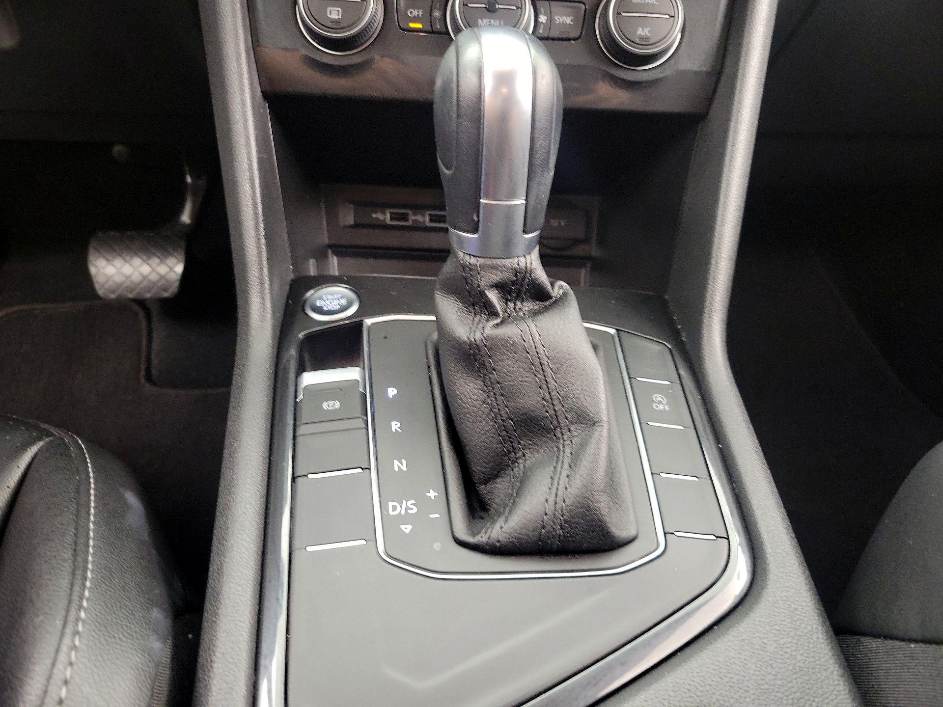 Thumbnail: 2019 Volkswagen Tiguan - 17