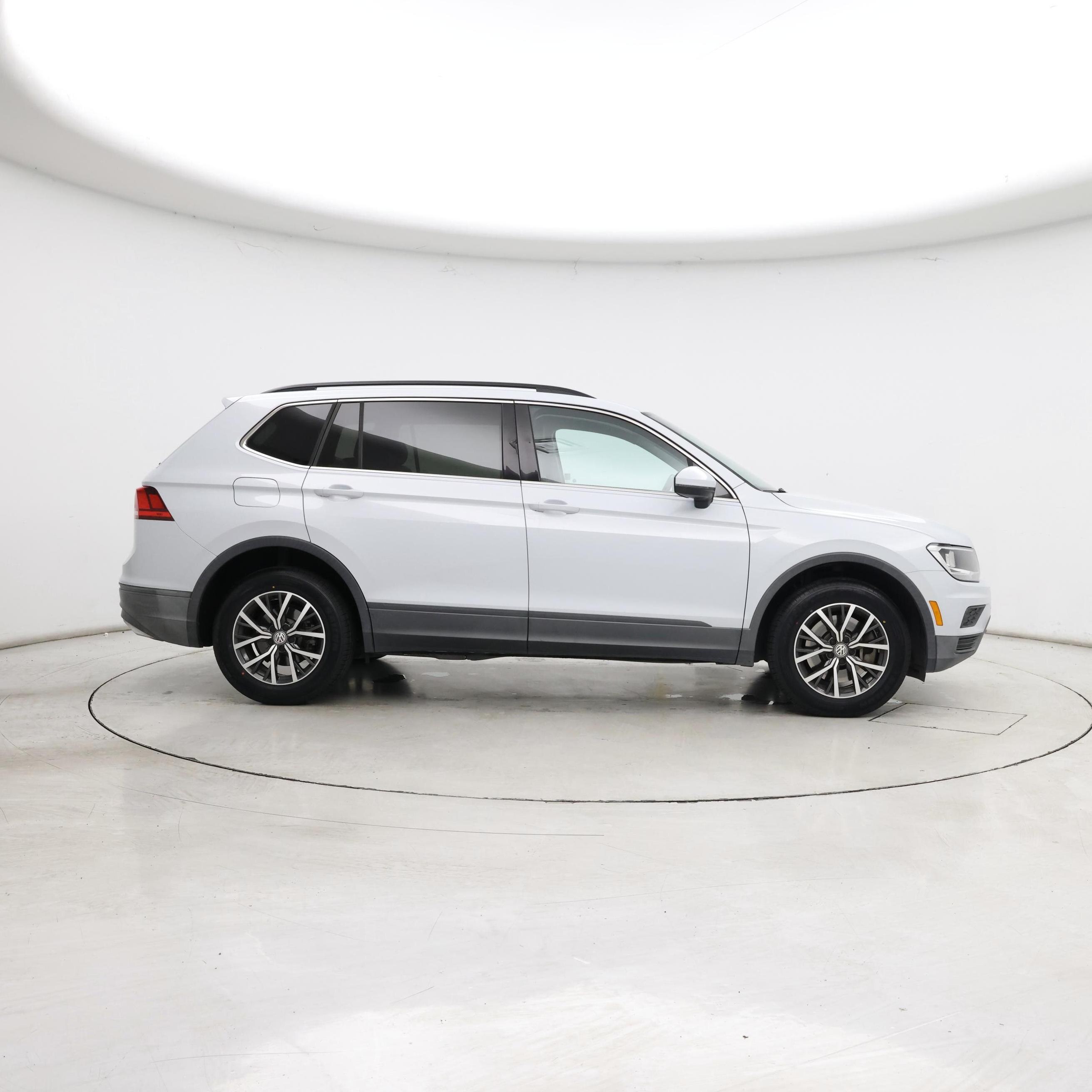 Thumbnail: 2019 Volkswagen Tiguan - 7