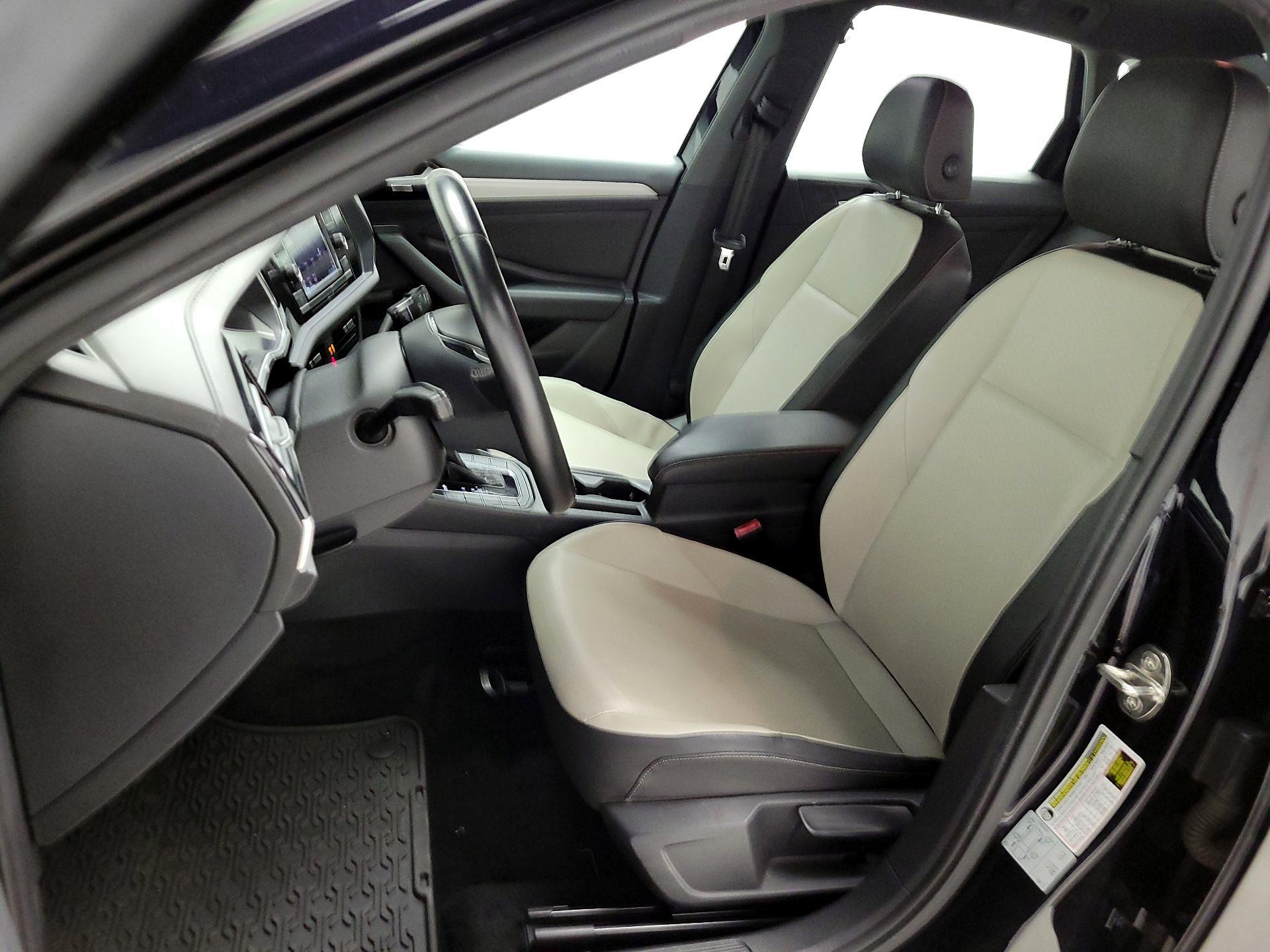 Thumbnail: 2019 Volkswagen Jetta - 11