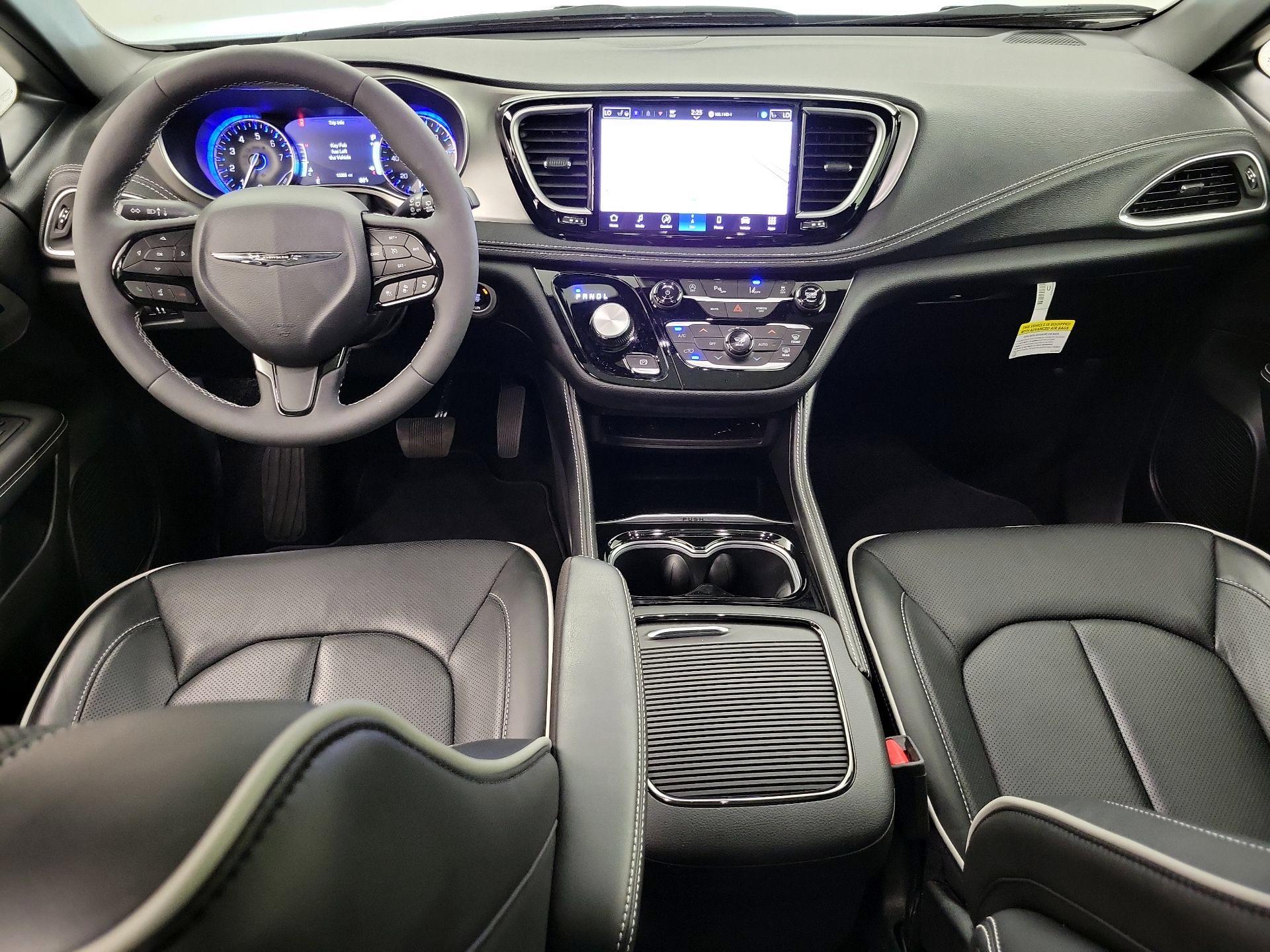 Thumbnail: 2024 Chrysler Pacifica - 9