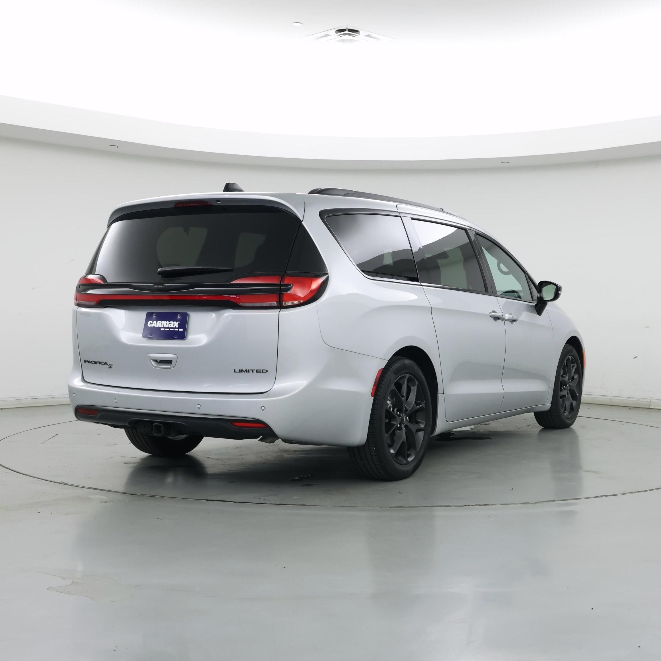 Thumbnail: 2024 Chrysler Pacifica - 8