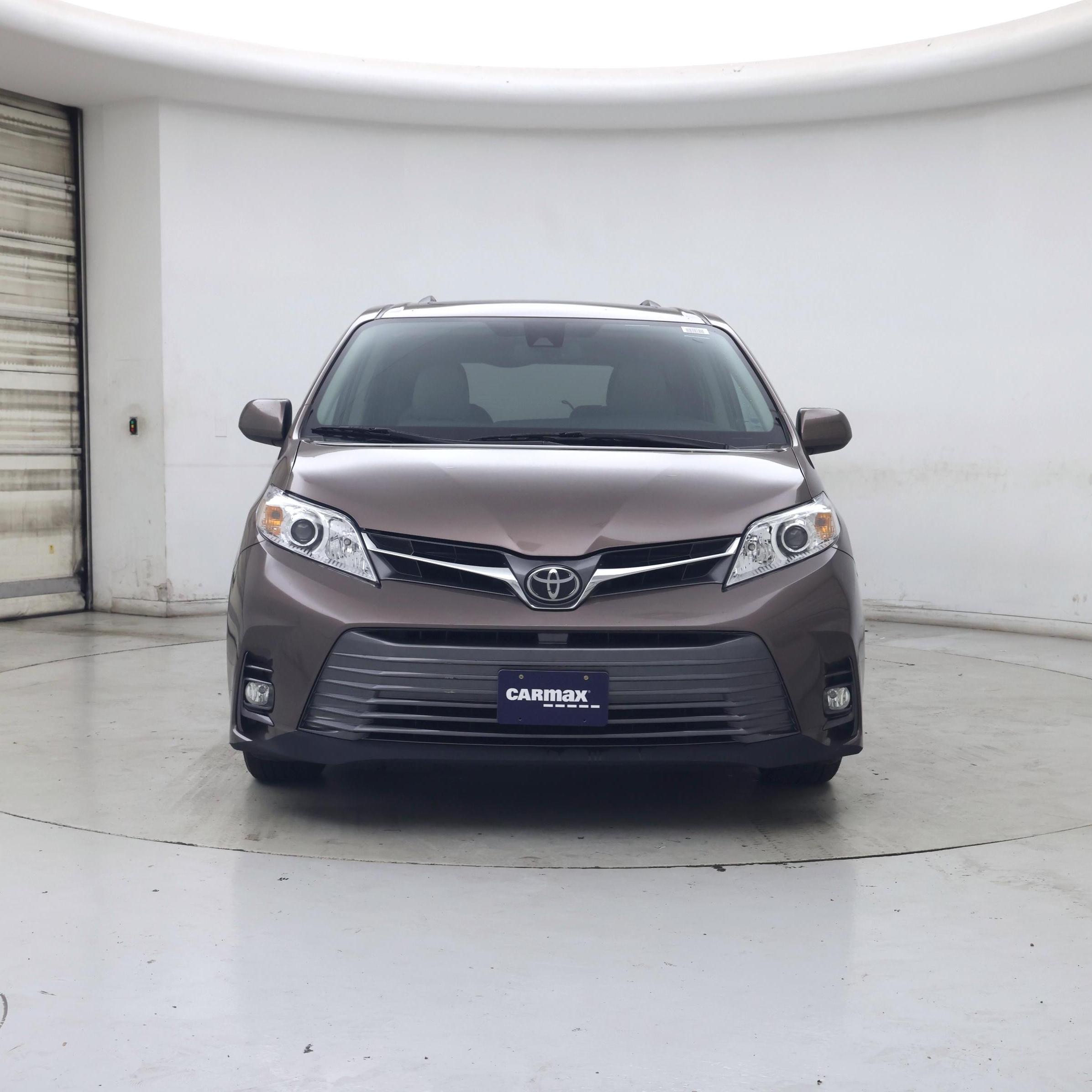 Thumbnail: 2018 Toyota Sienna - 5