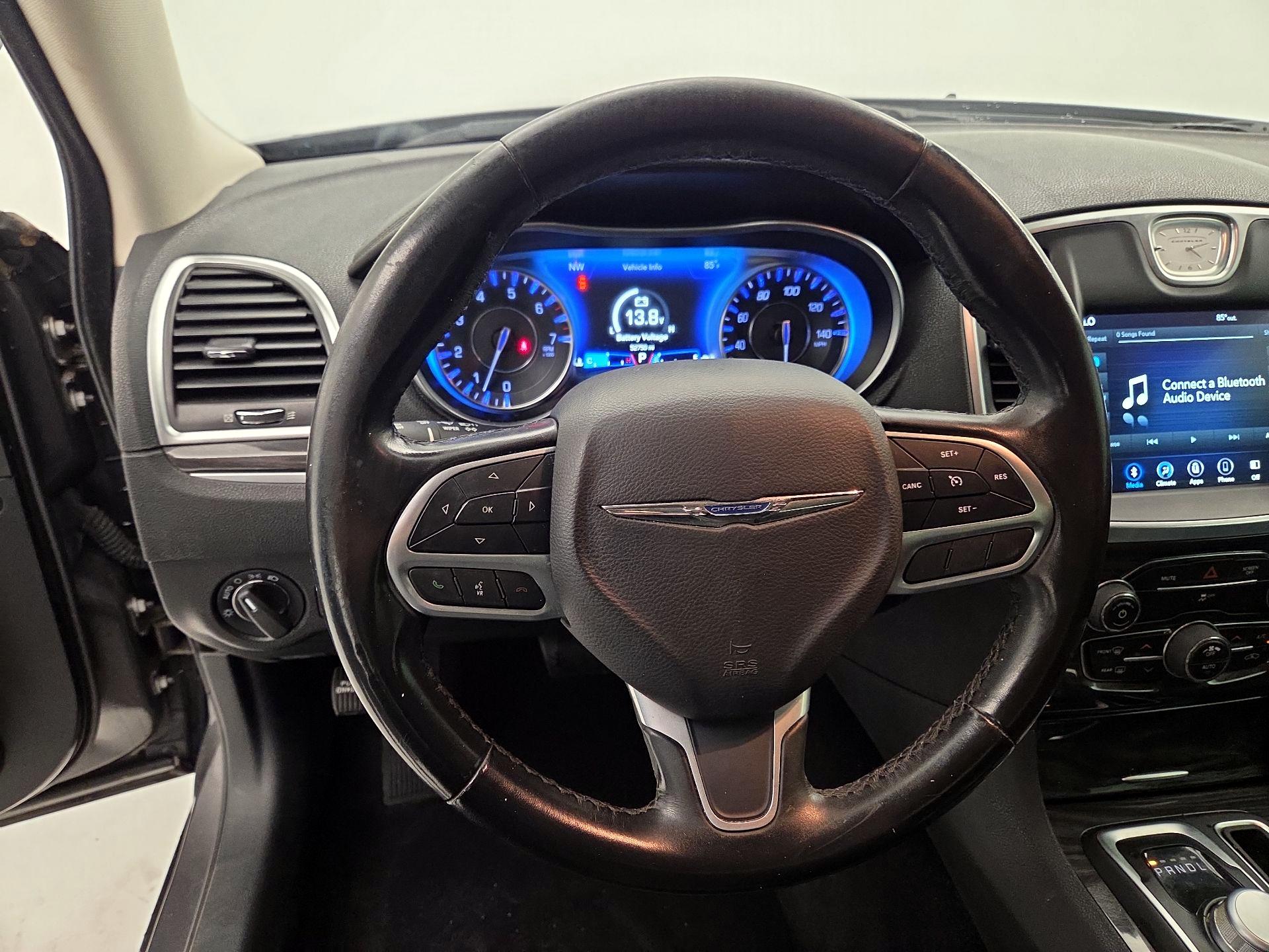 Thumbnail: 2019 Chrysler 300 - 10
