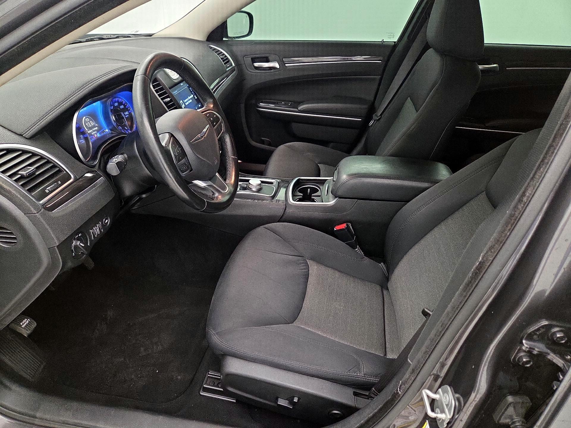 Thumbnail: 2019 Chrysler 300 - 11