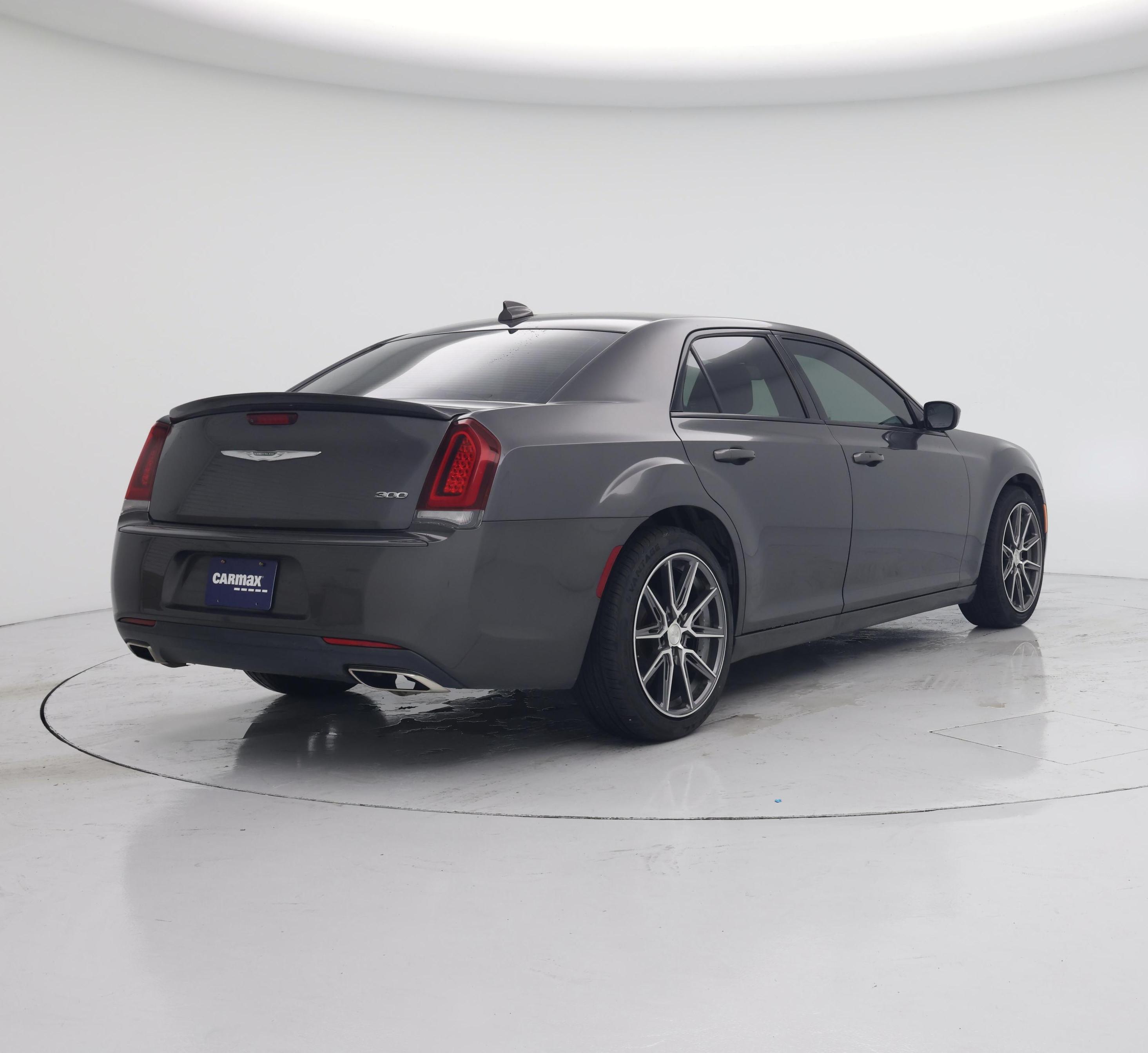 Thumbnail: 2019 Chrysler 300 - 8