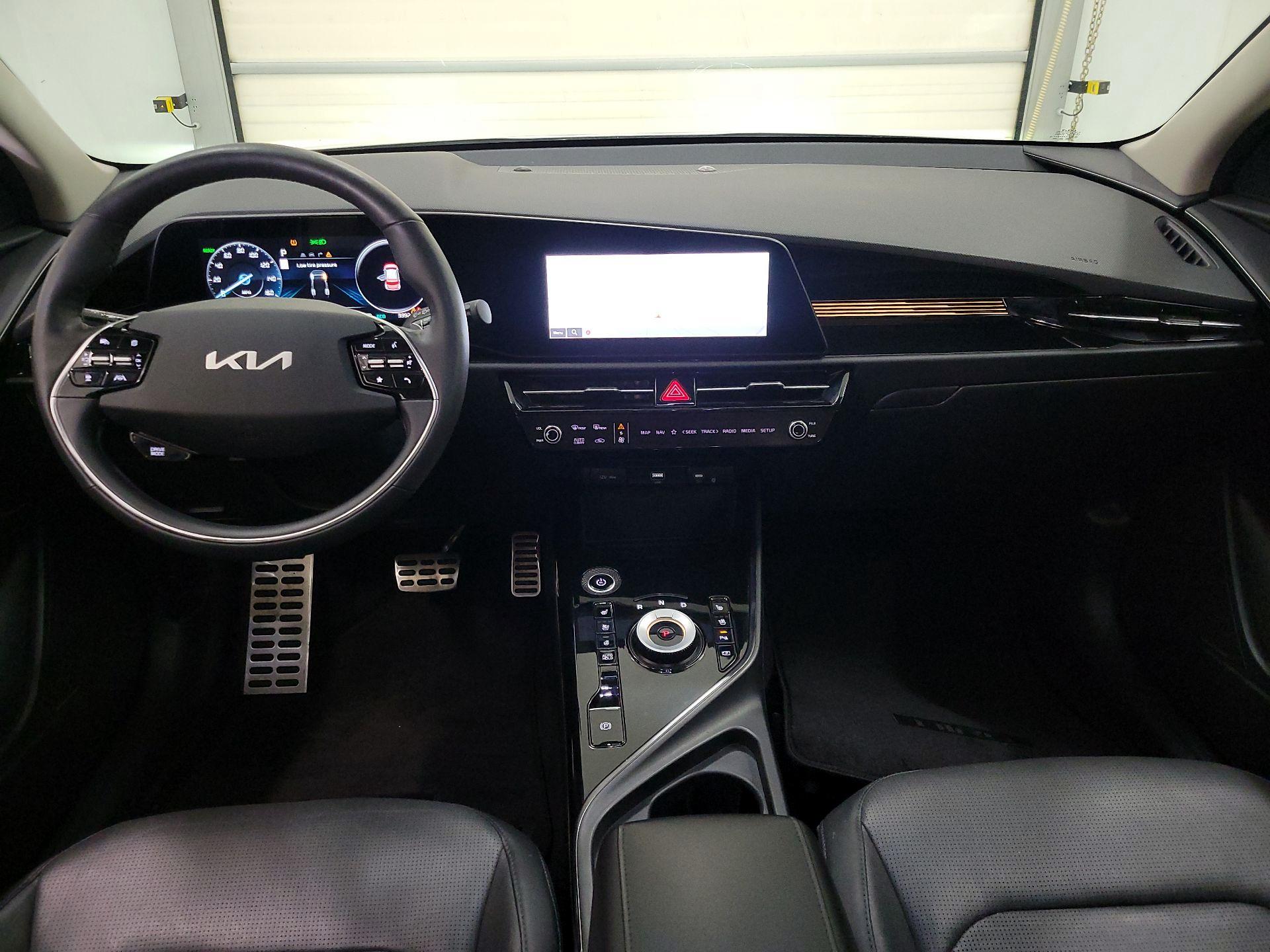Thumbnail: 2023 Kia Niro - 9