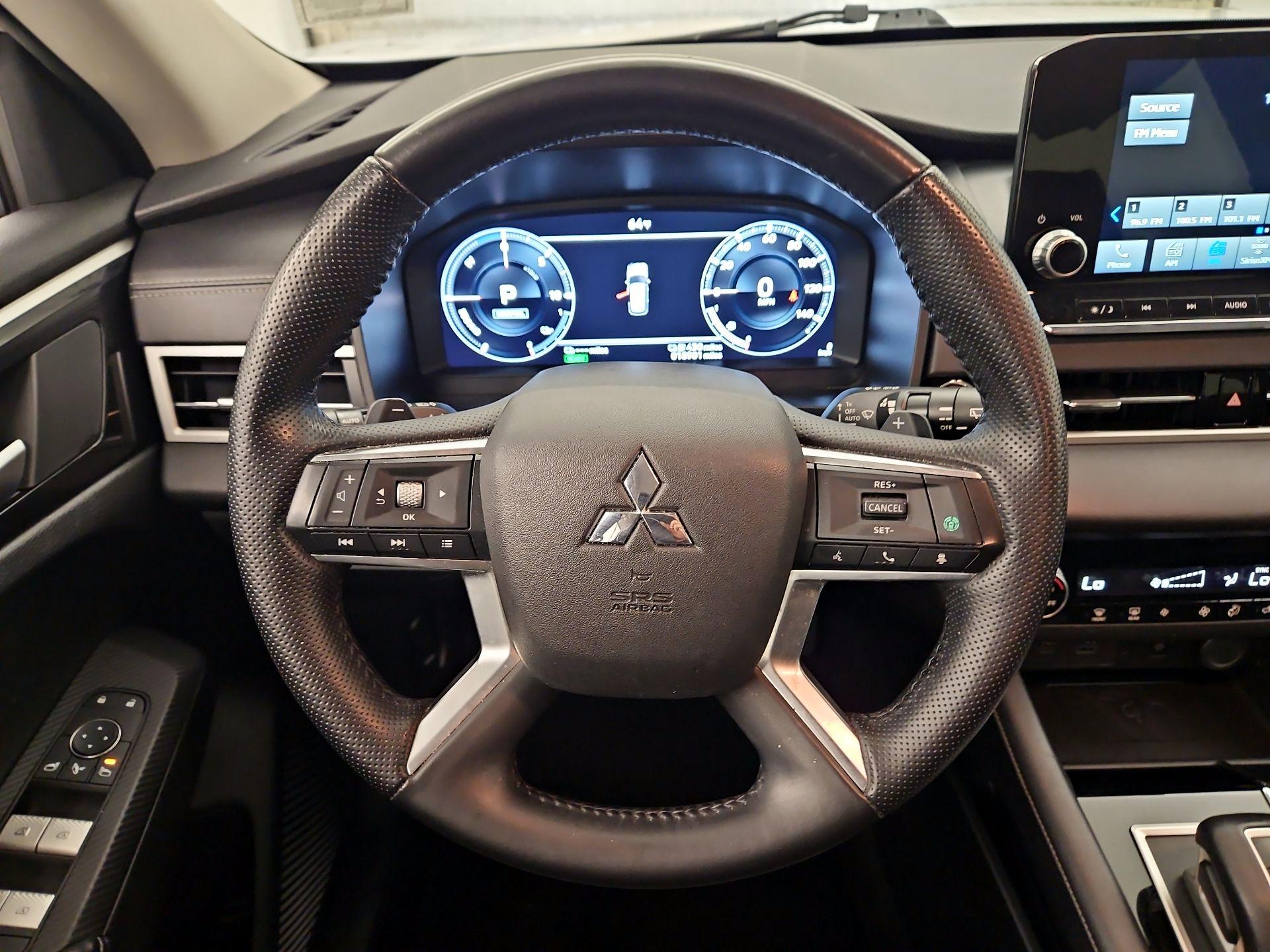 Thumbnail: 2024 Mitsubishi Outlander - 10