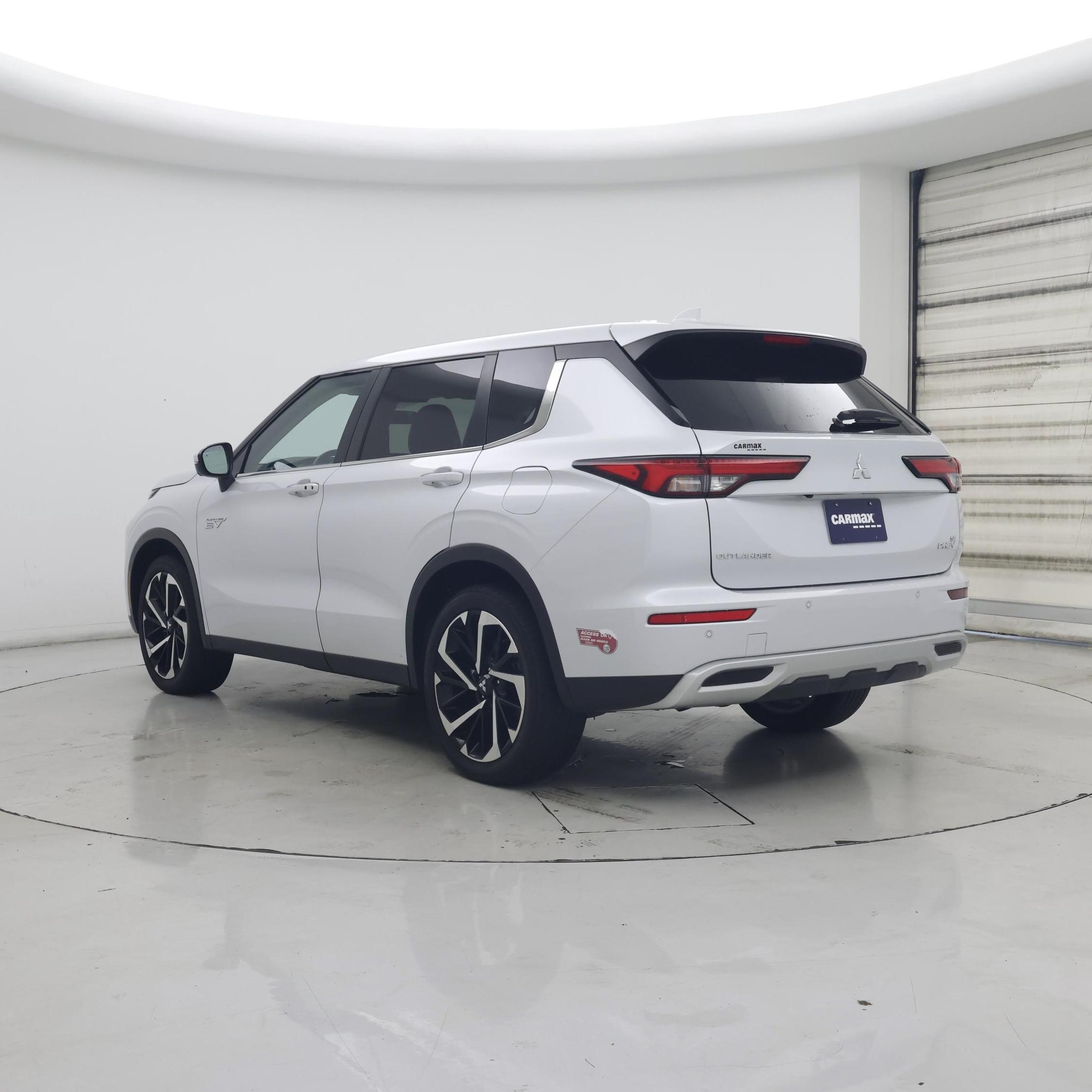 Thumbnail: 2024 Mitsubishi Outlander - 2