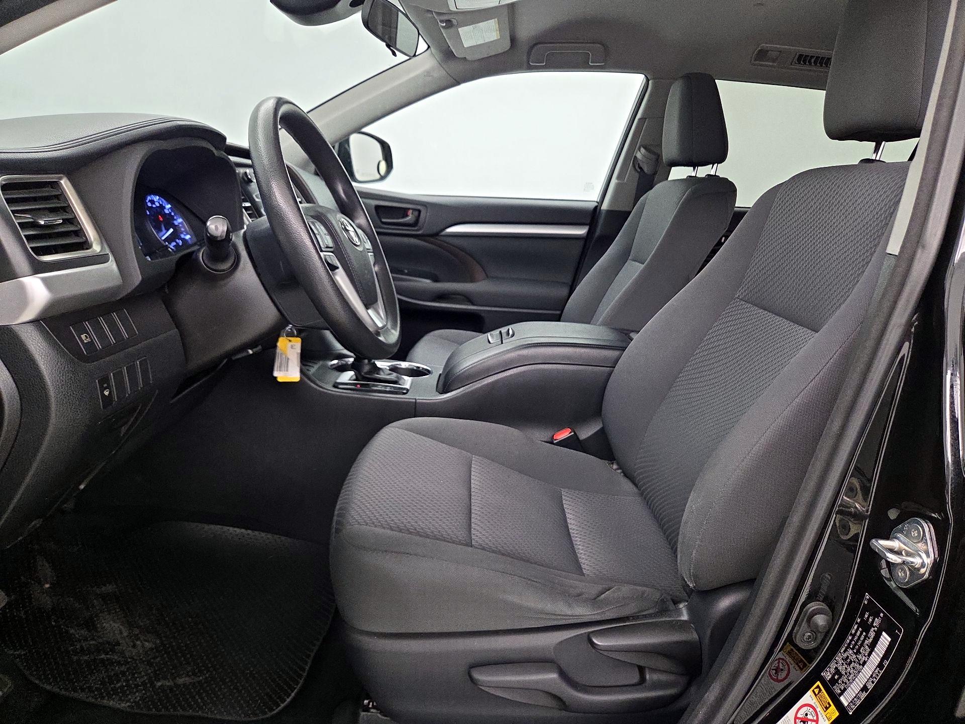 Thumbnail: 2018 Toyota Highlander - 11