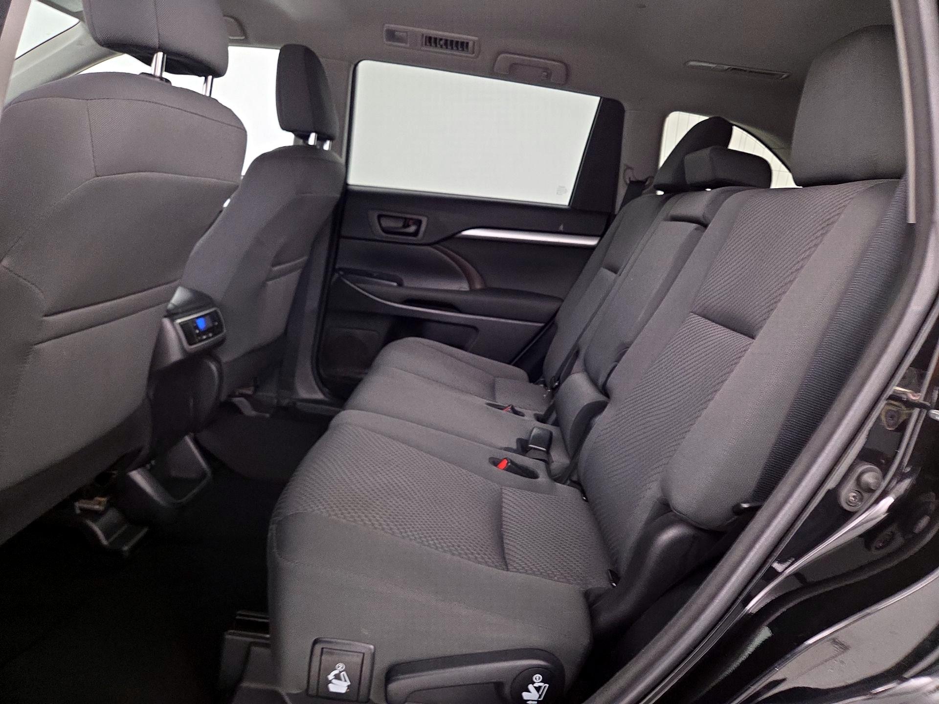 Thumbnail: 2018 Toyota Highlander - 18