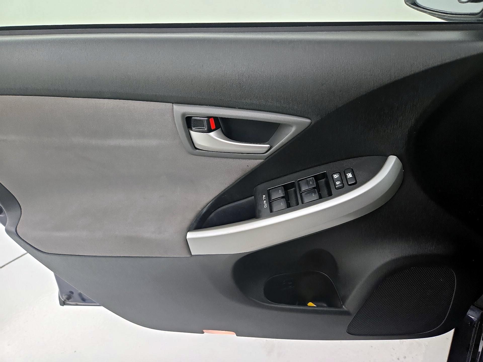 Thumbnail: 2014 Toyota Prius - 12